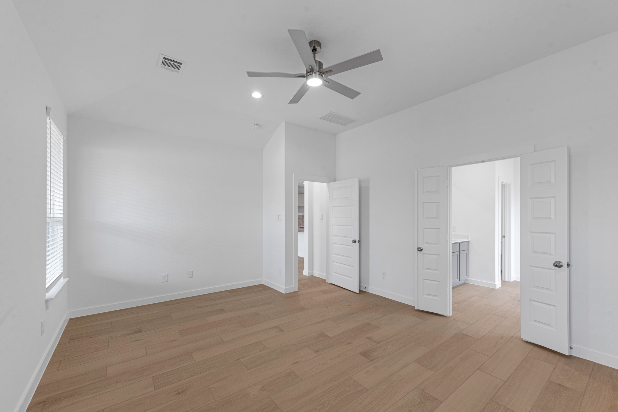 5634 Toledo Pines Lane Property Photo 8