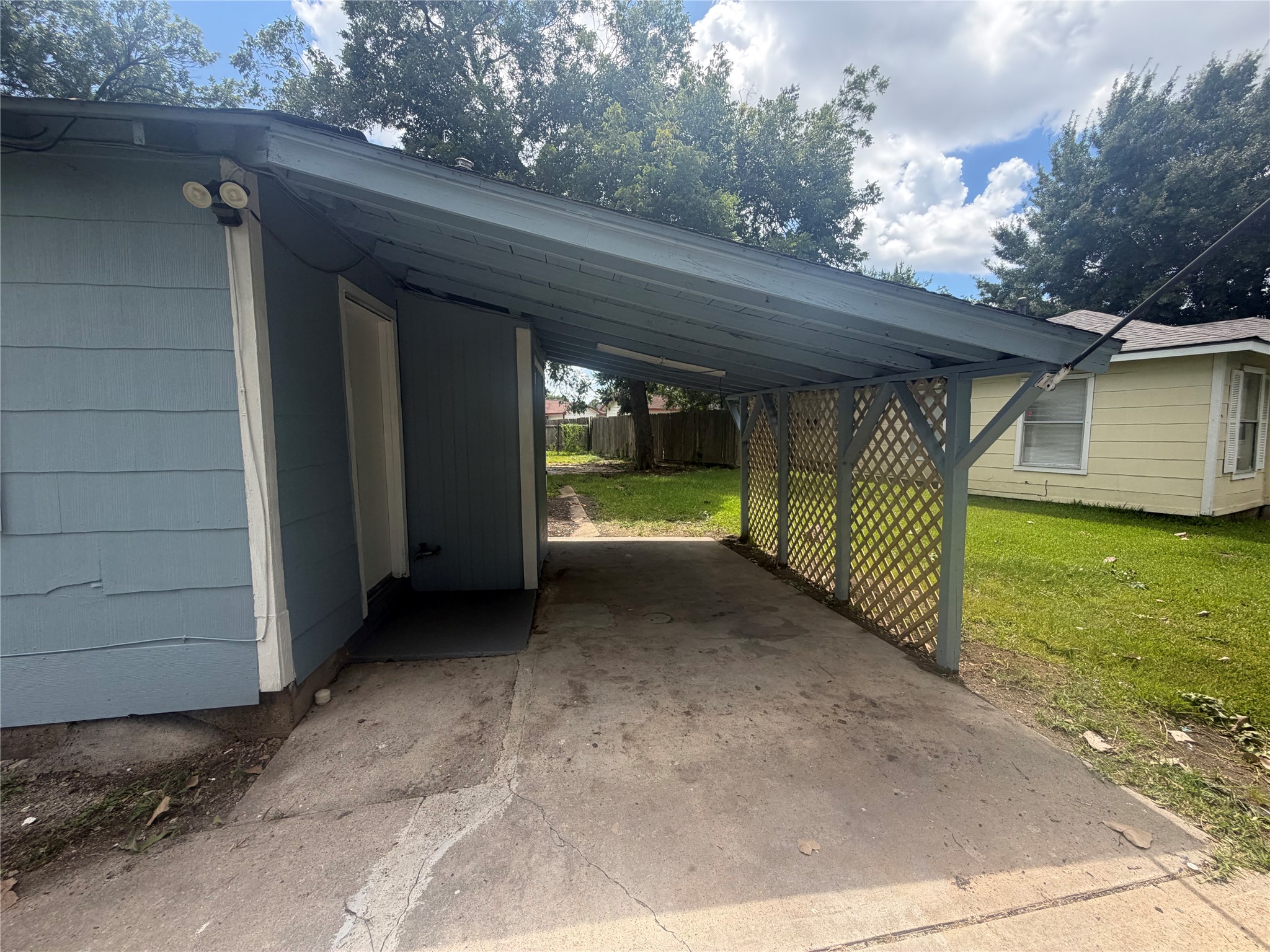 1314 Bernard Street Property Photo 2