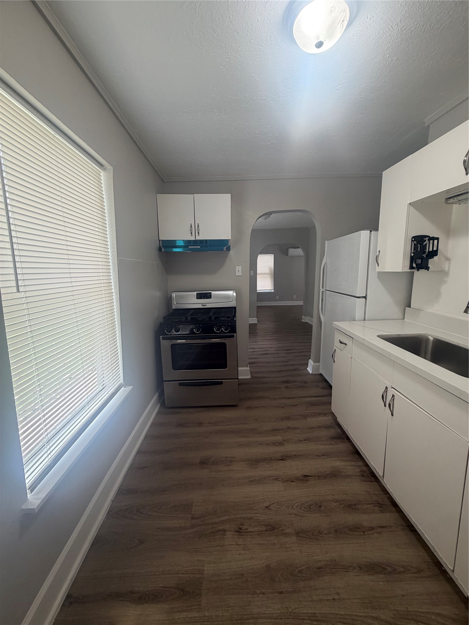 1314 Bernard Street Property Photo 3