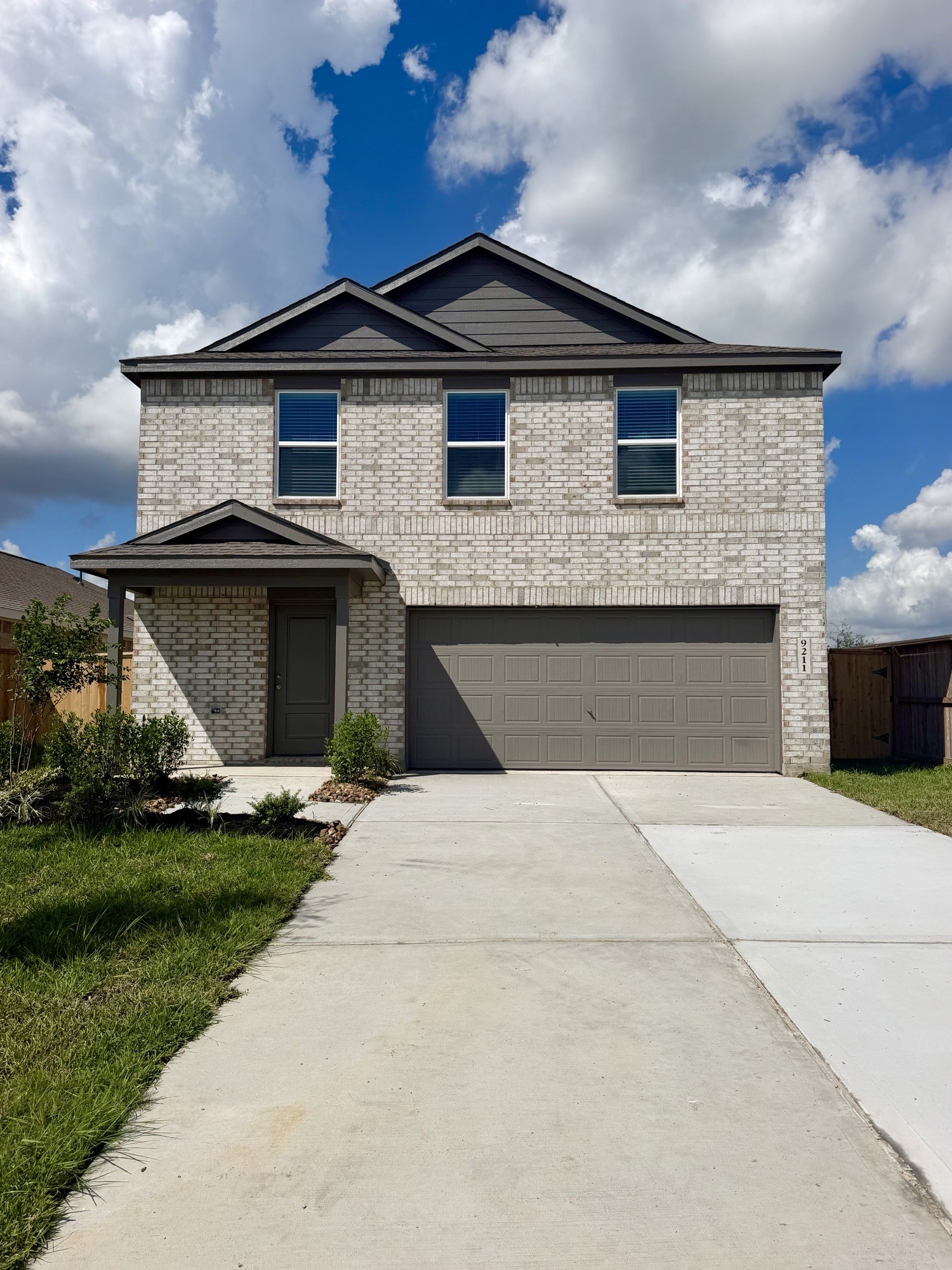 9211 Bright Birdie Lane Property Photo 1