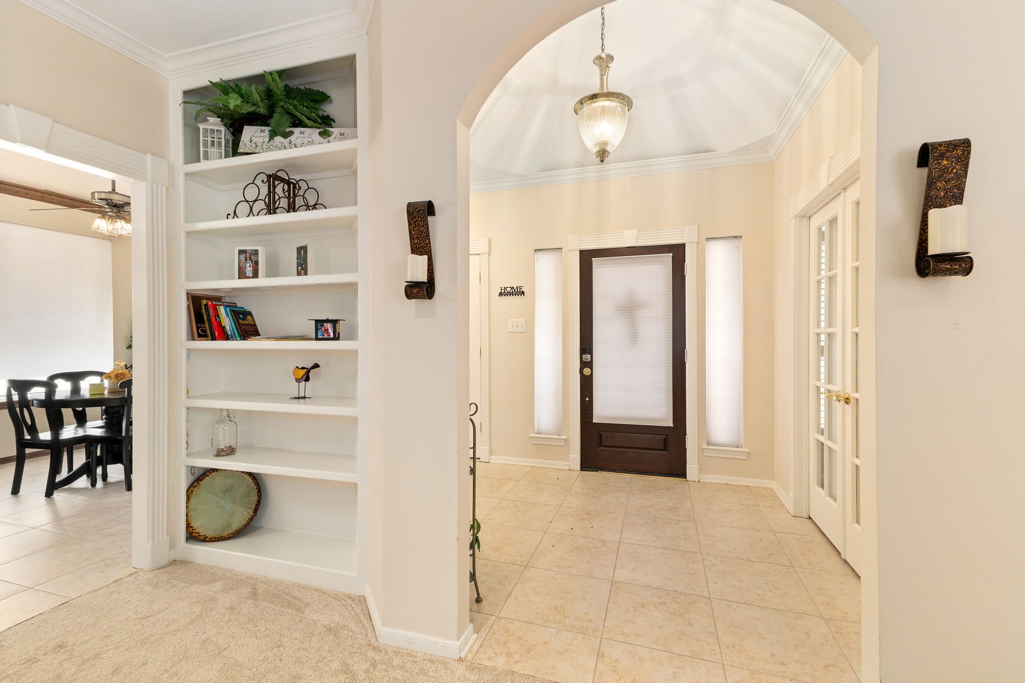 1907 Emerald Court Property Photo 3