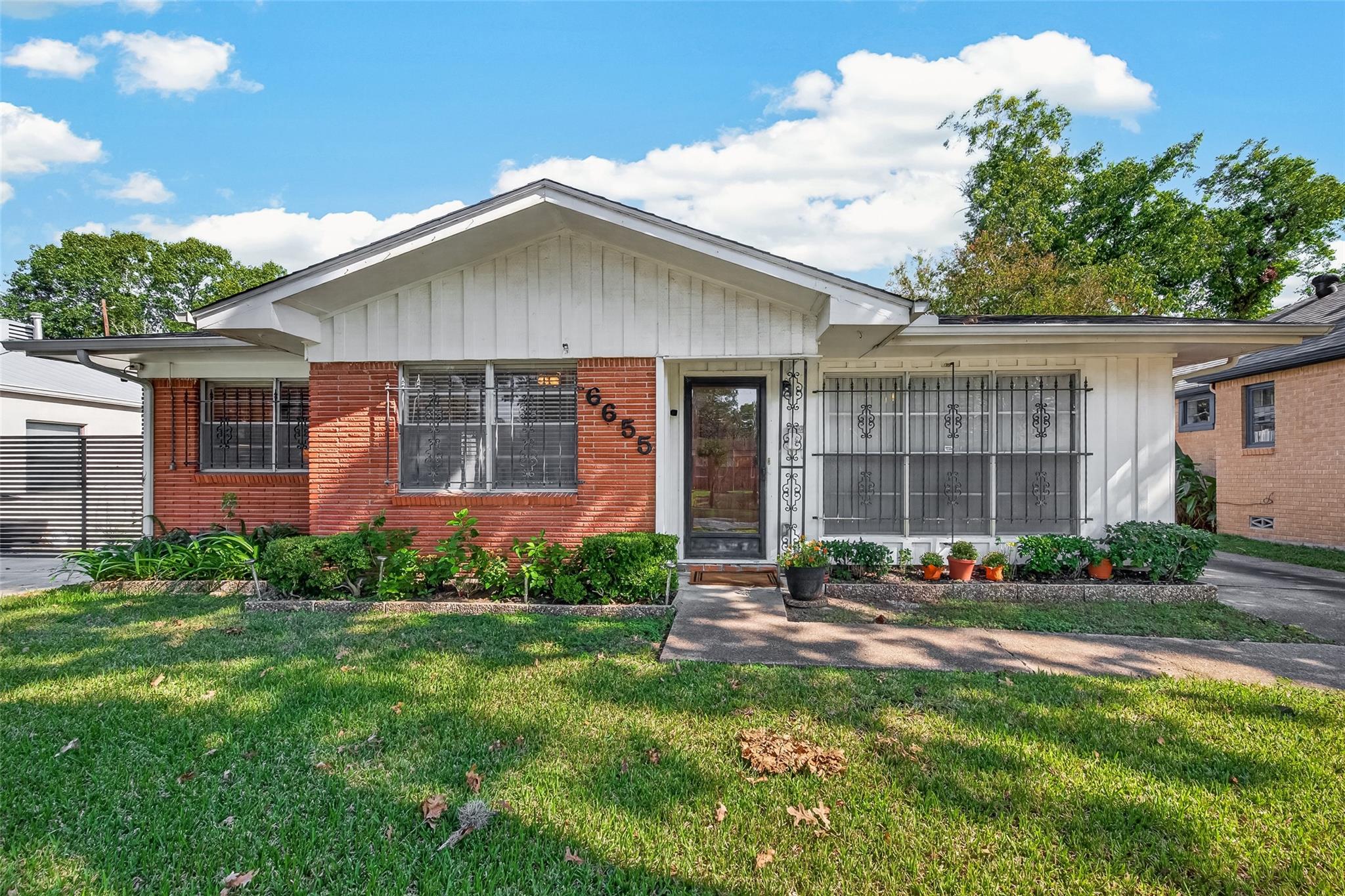 6655 Wildwood Way Property Photo 1