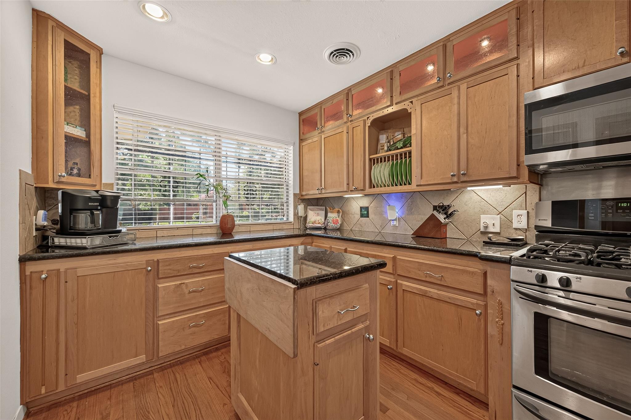 6655 Wildwood Way Property Photo 3