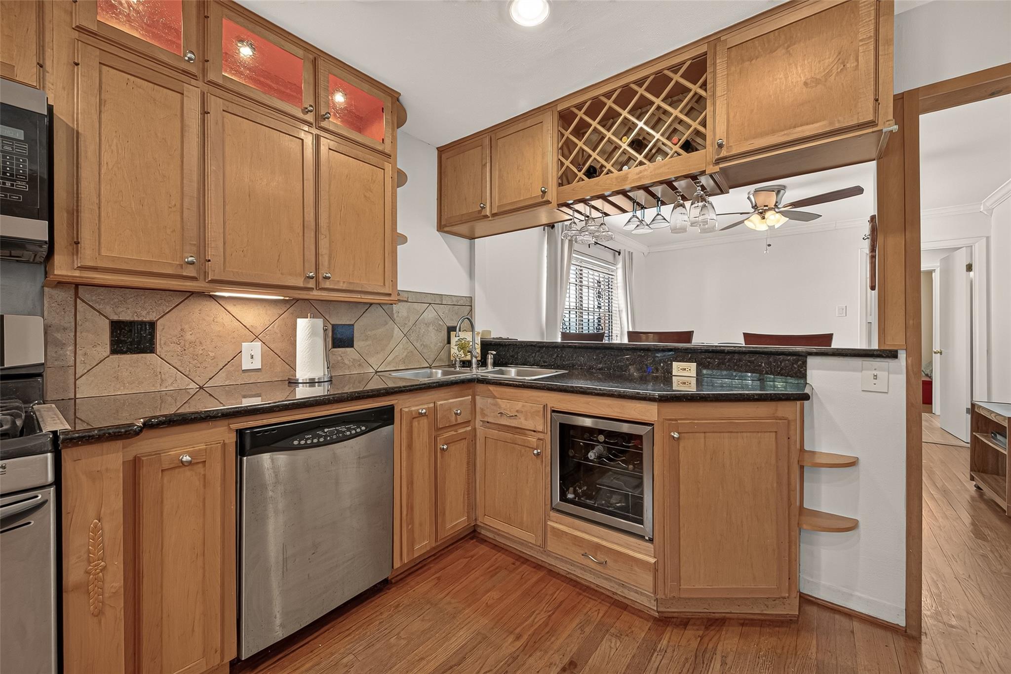 6655 Wildwood Way, Houston Tx 77023 Property Photo 4