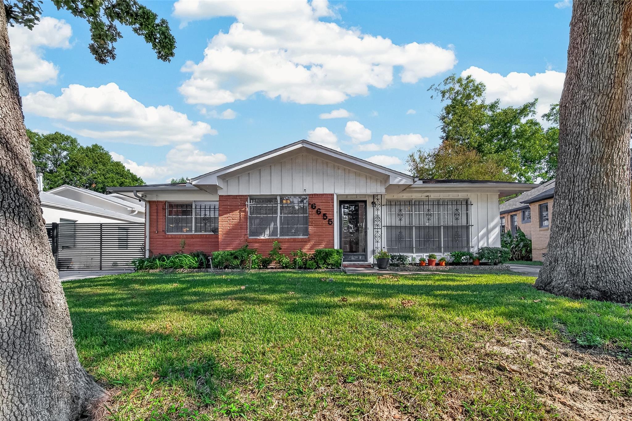 6655 Wildwood Way Property Photo 5