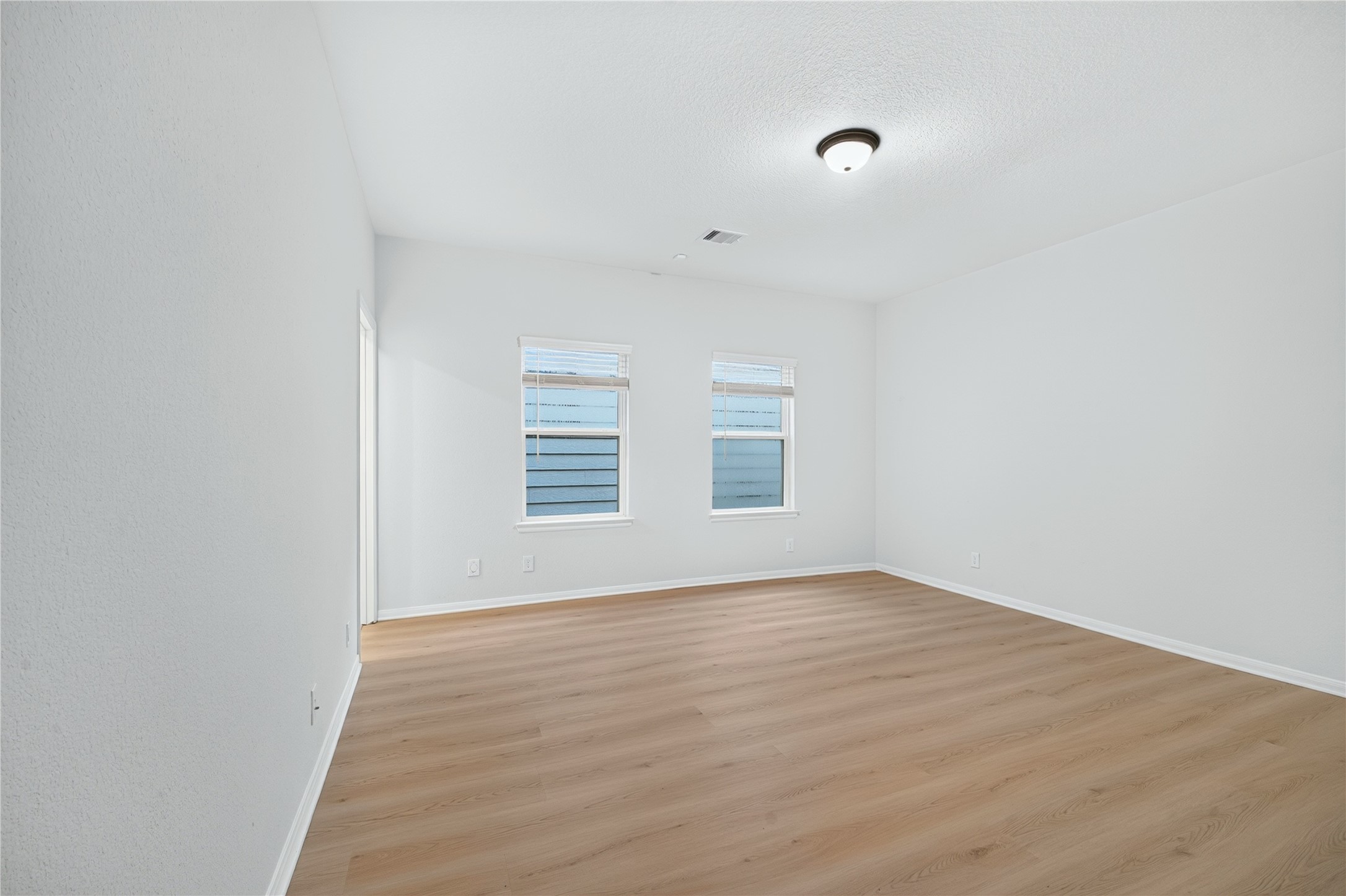 2129 Solstice Boulevard Property Photo 12