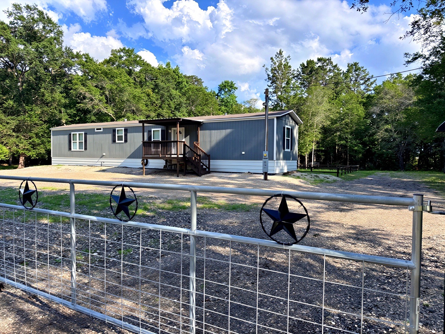 25 County Road 3893 W Property Photo 1