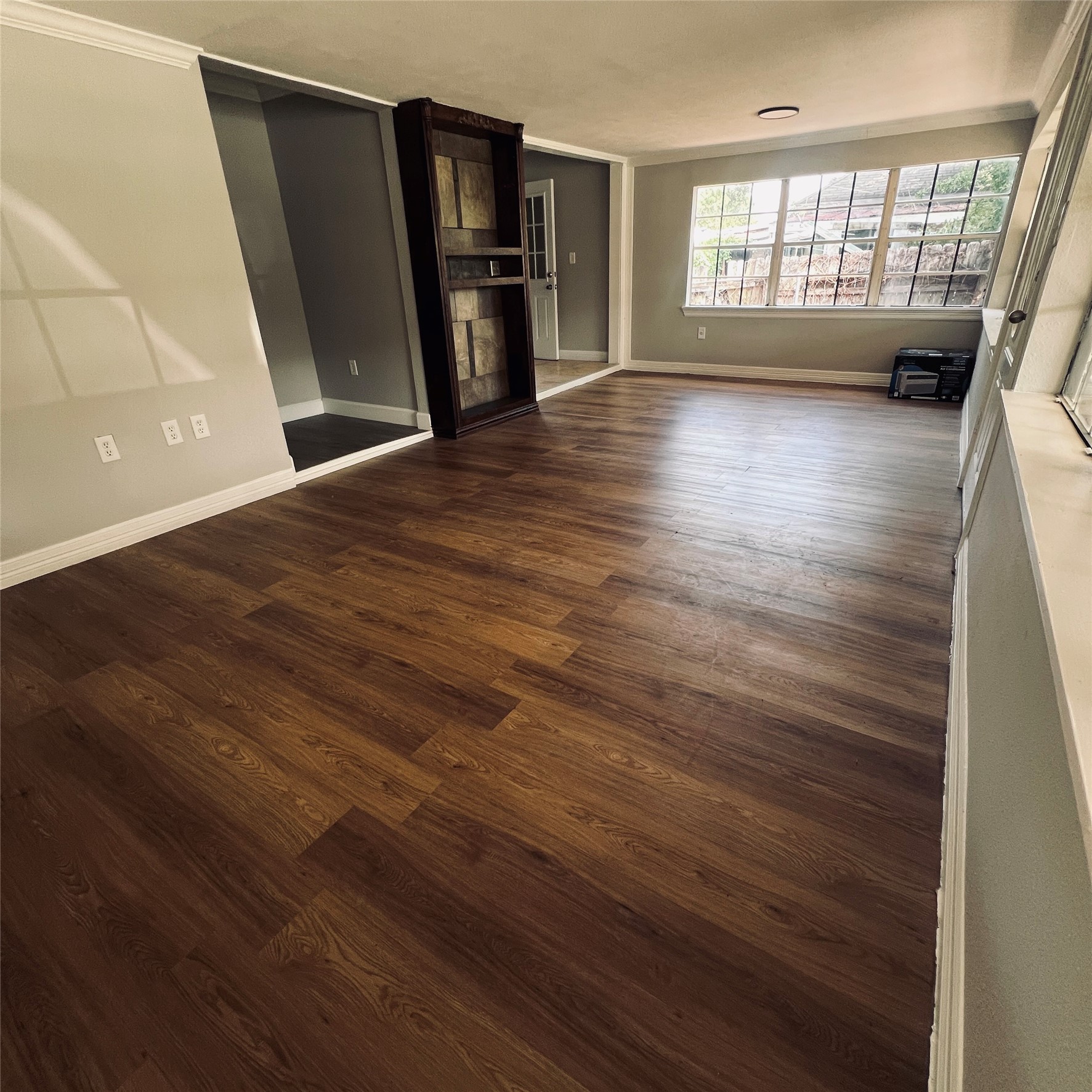 5813 Cochran Street Property Photo 2