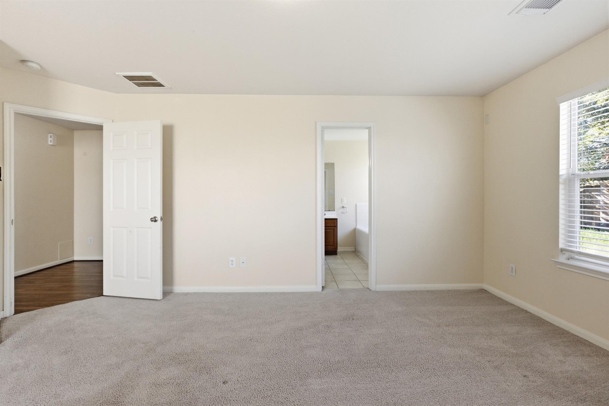 2410 Braypark Lane Property Photo 17