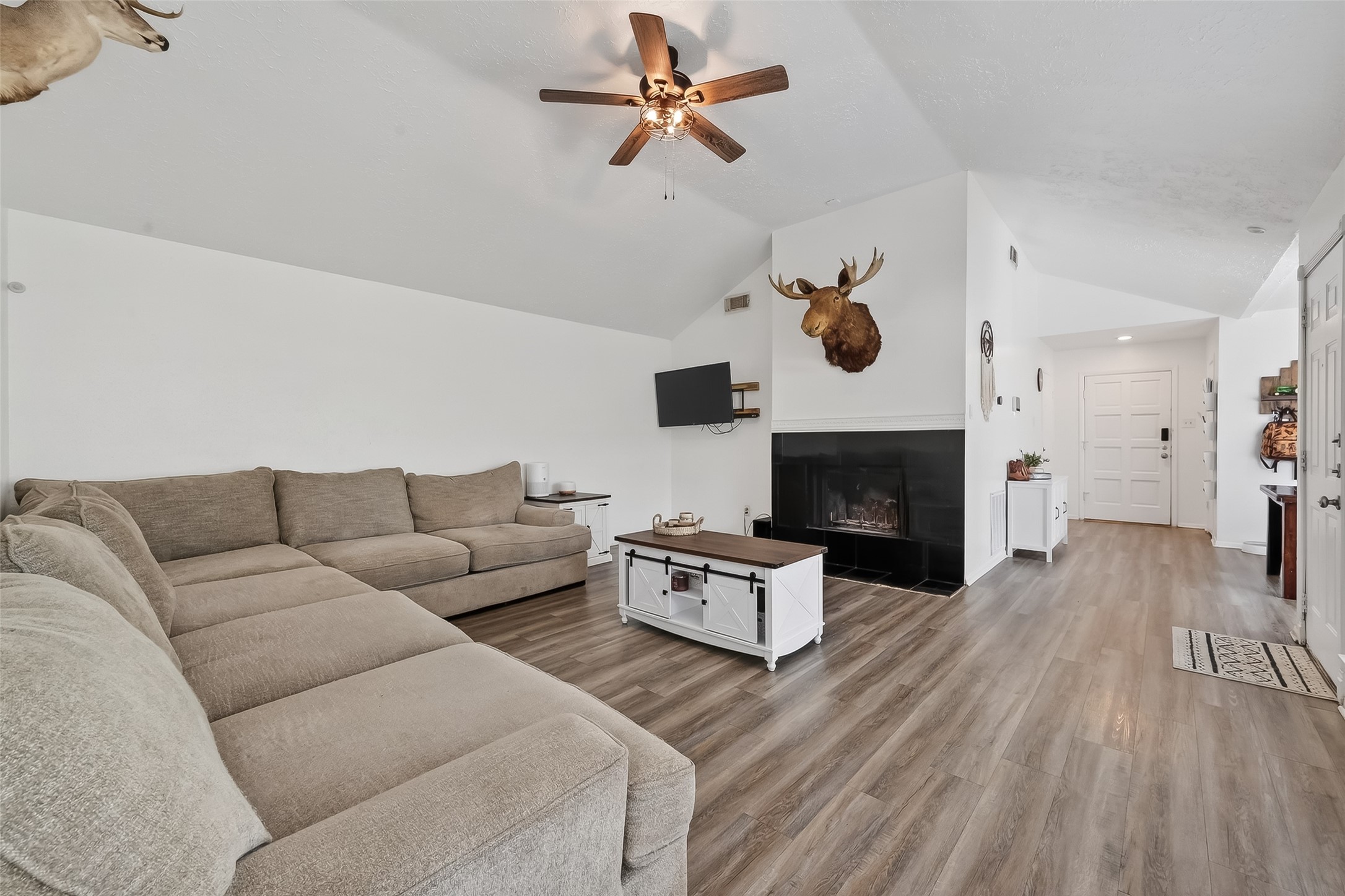 2526 Spring Dusk Lane Property Photo 2