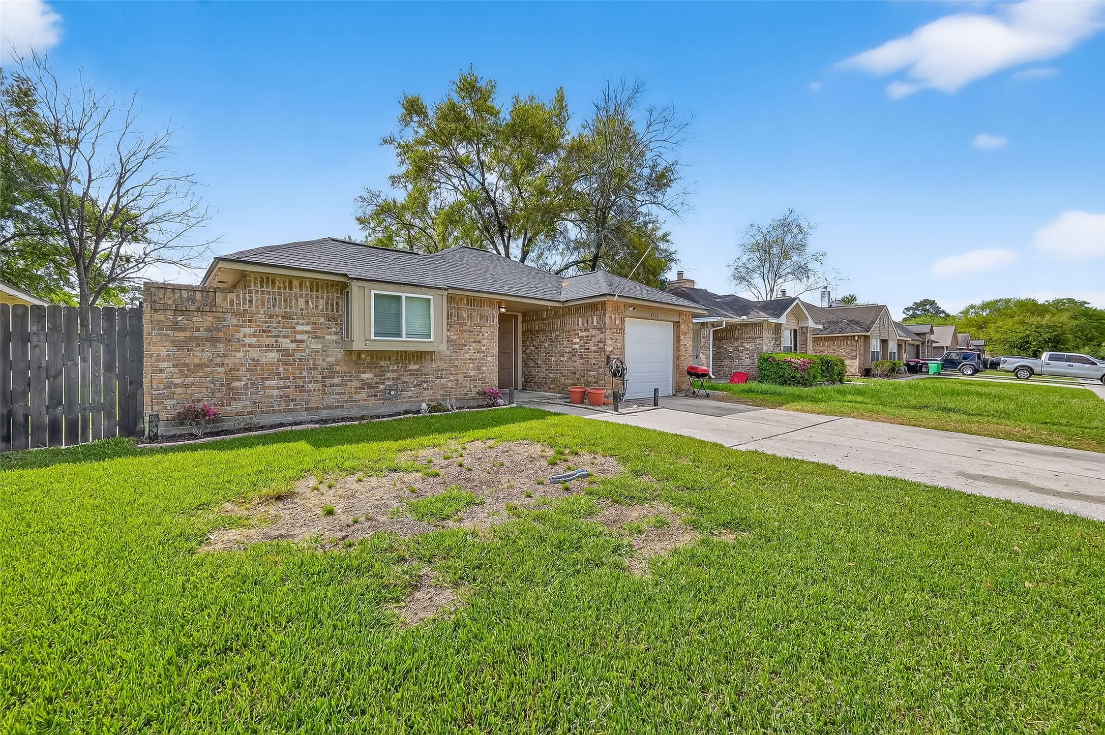 2526 Spring Dusk Lane Property Photo 4