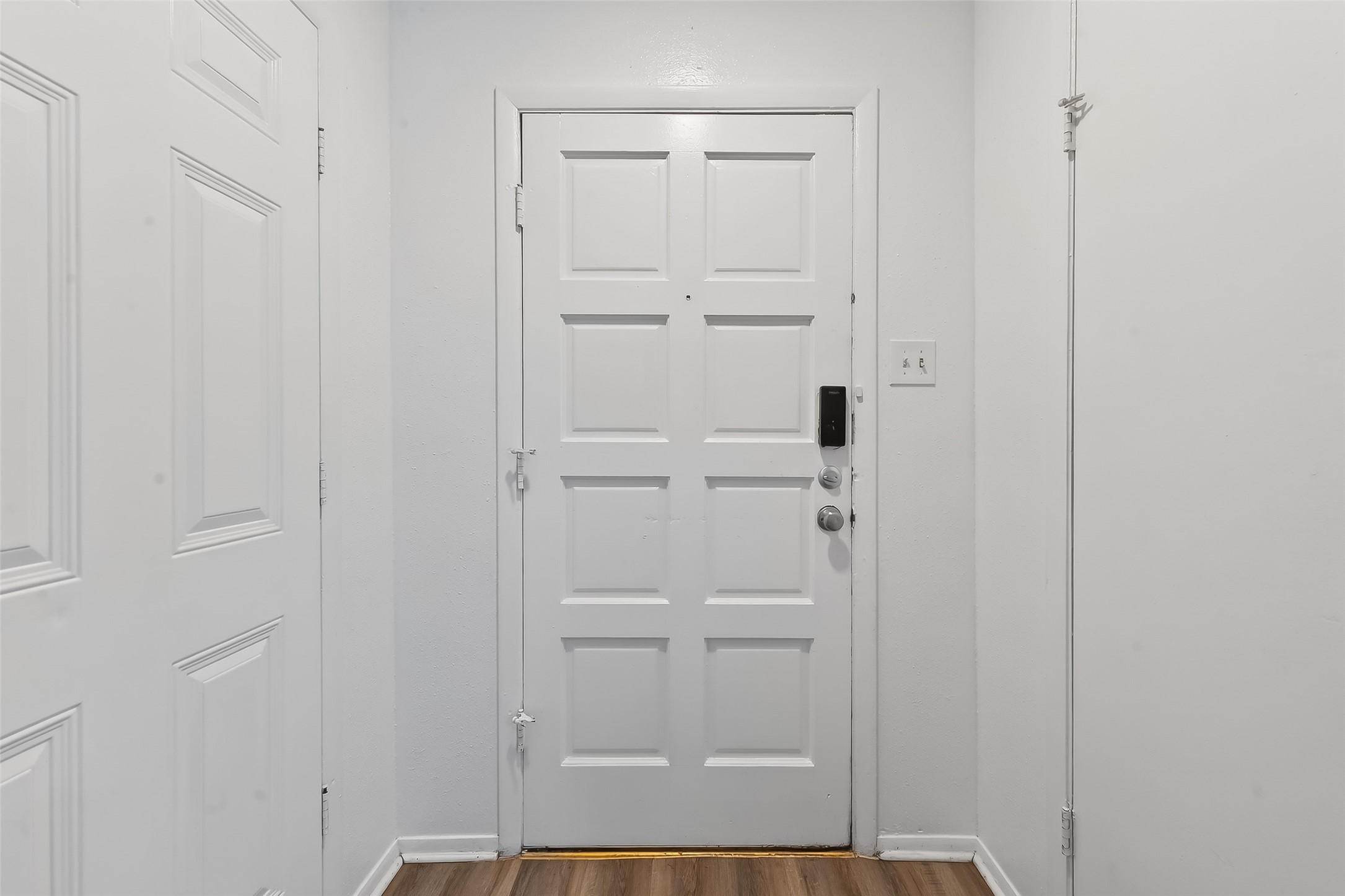 2526 Spring Dusk Lane Property Photo 6