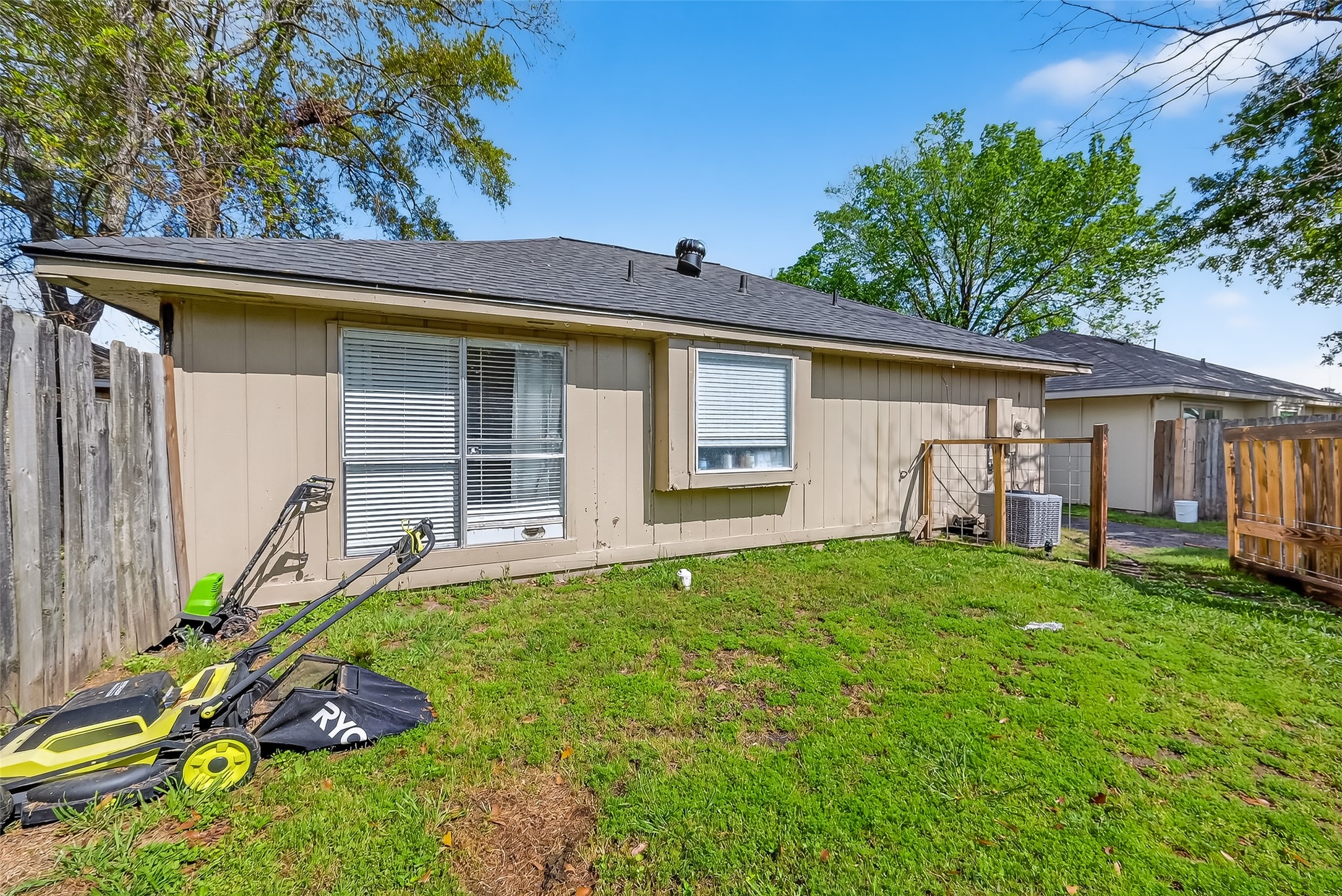 2526 Spring Dusk Lane Property Photo 31