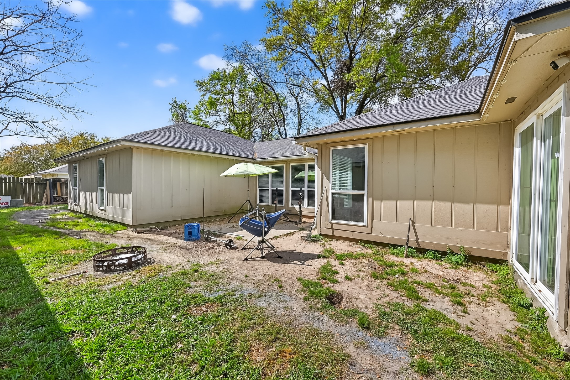 2526 Spring Dusk Lane Property Photo 32