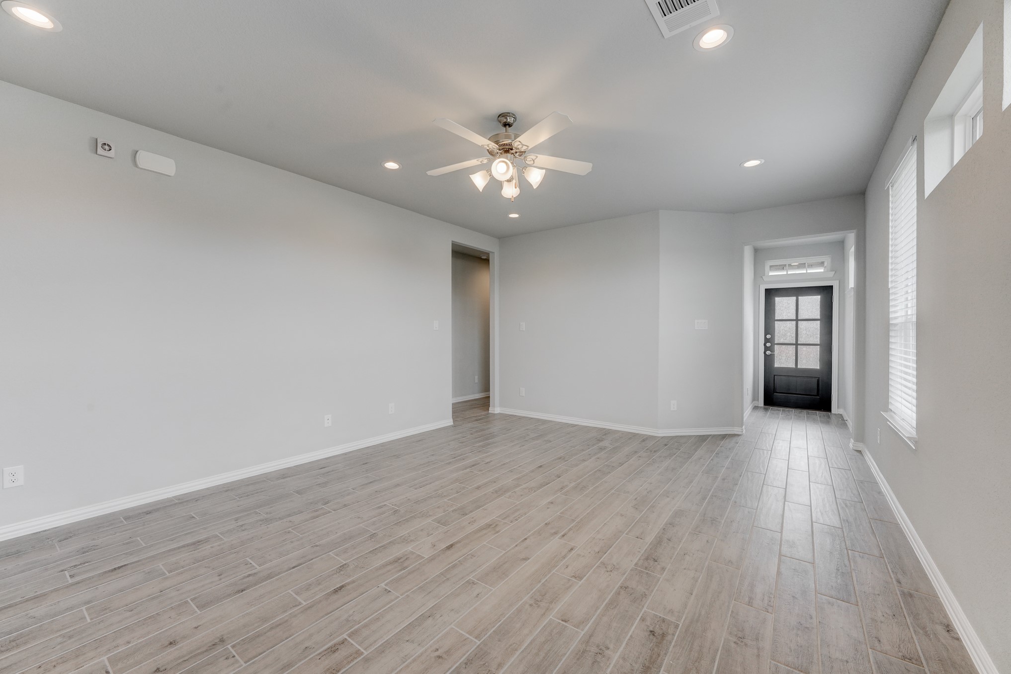 10505 Stone Peak Drive Property Photo 7