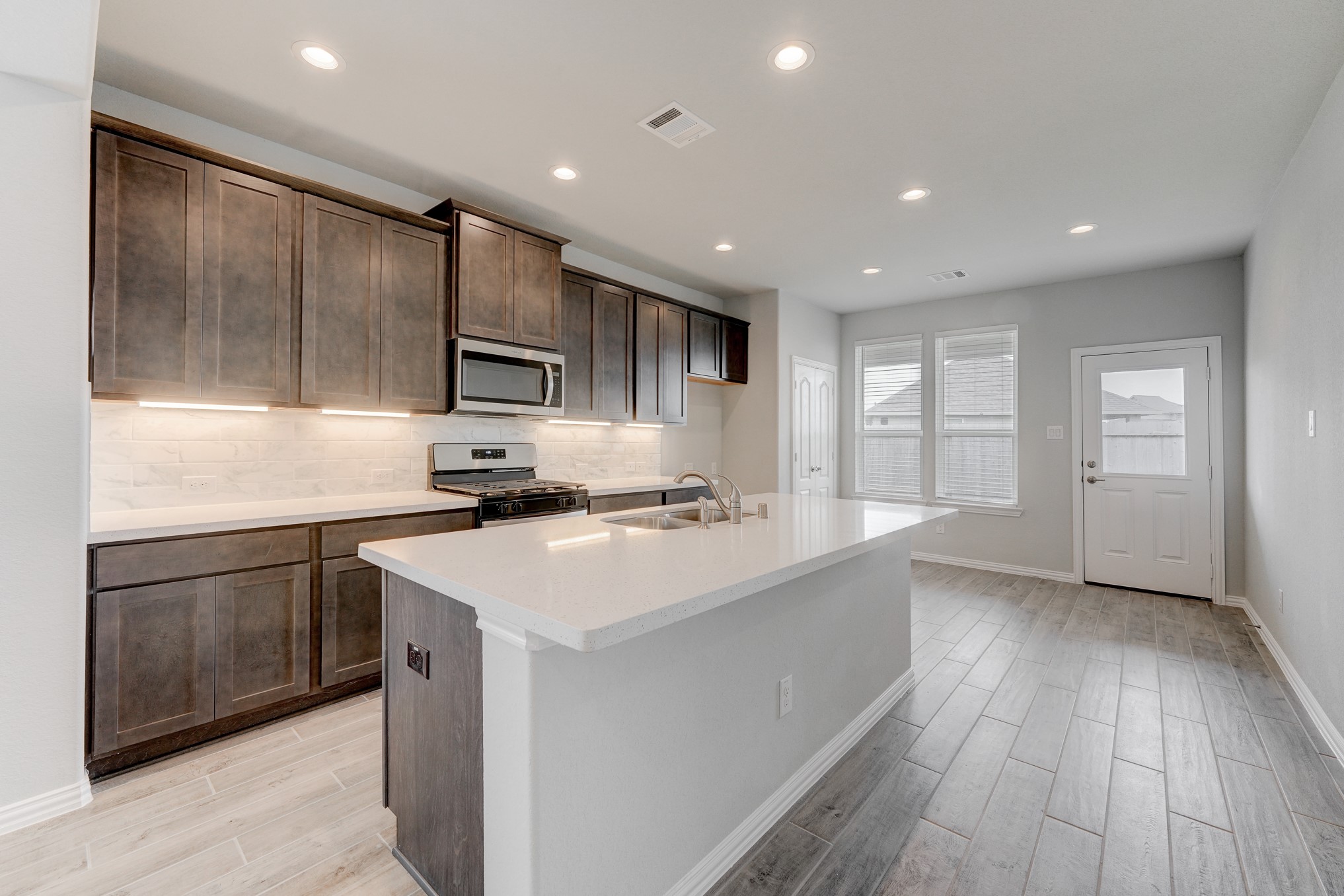 10505 Stone Peak Drive Property Photo 8