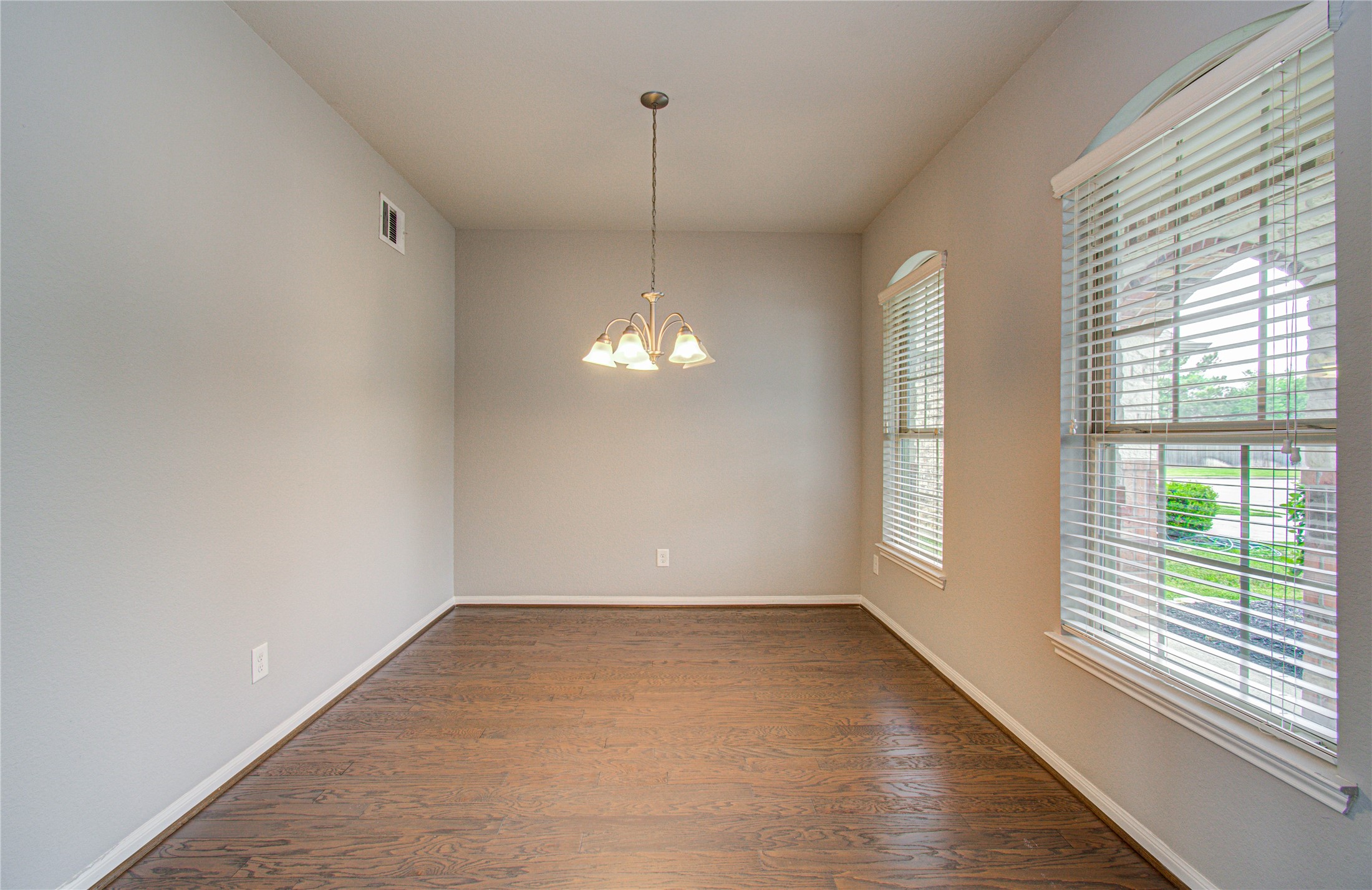 24331 Kee Cresta Court Property Photo 2