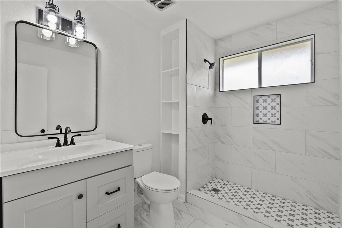 5762 Birdwood Road Property Photo 35