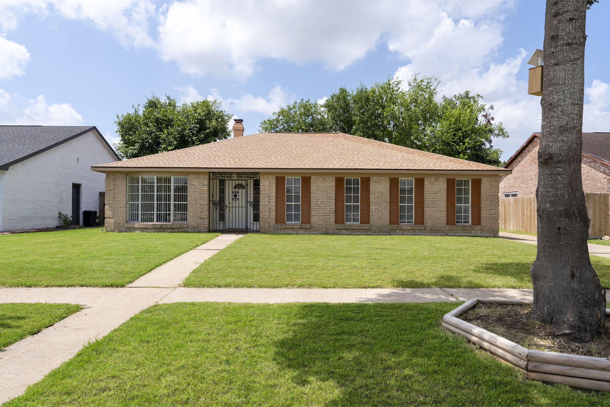 6839 Silver Star Drive Property Photo 1