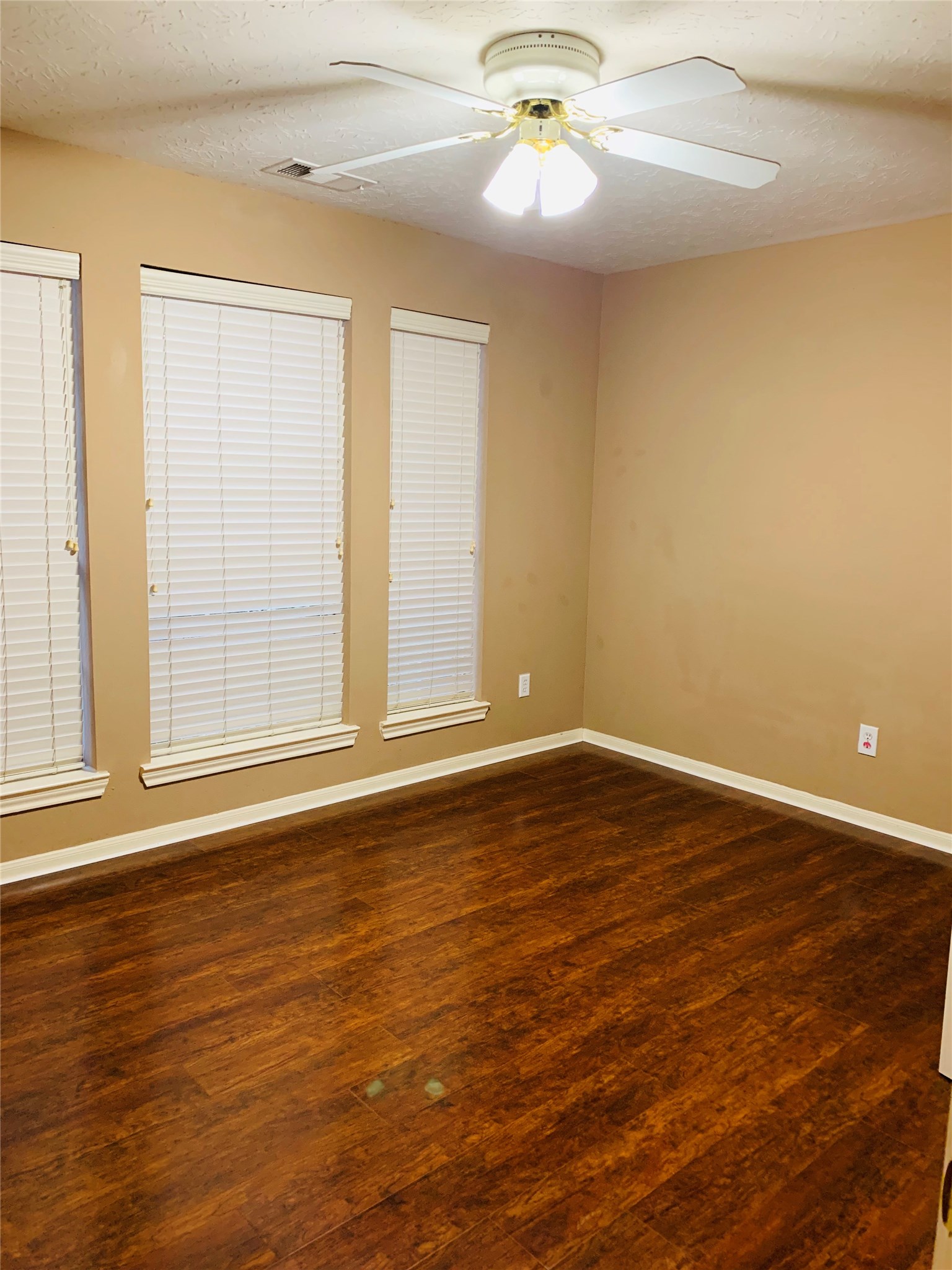 731 Annies Way Property Photo 33