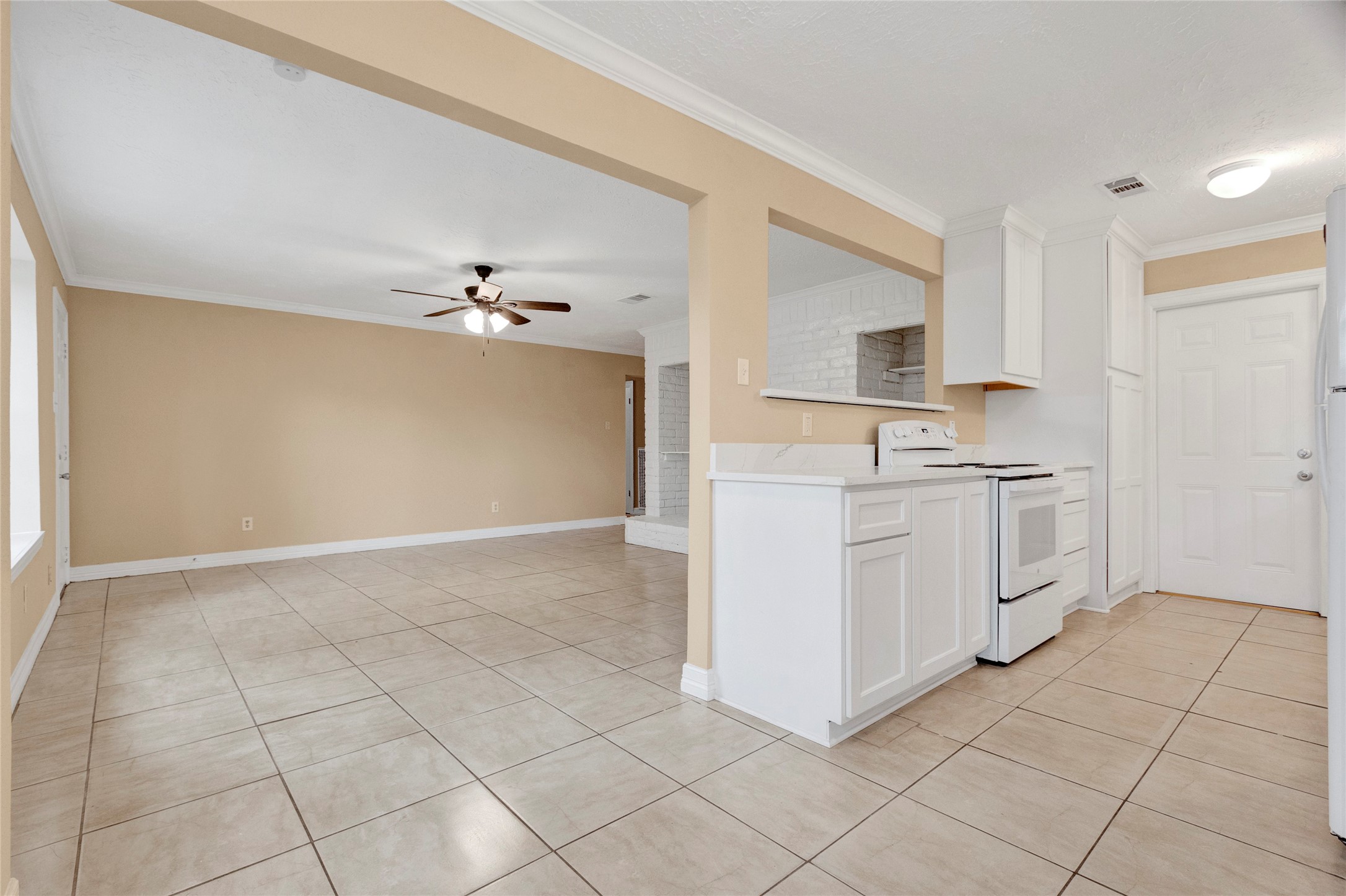 9722 Desert Flower Lane Property Photo 7
