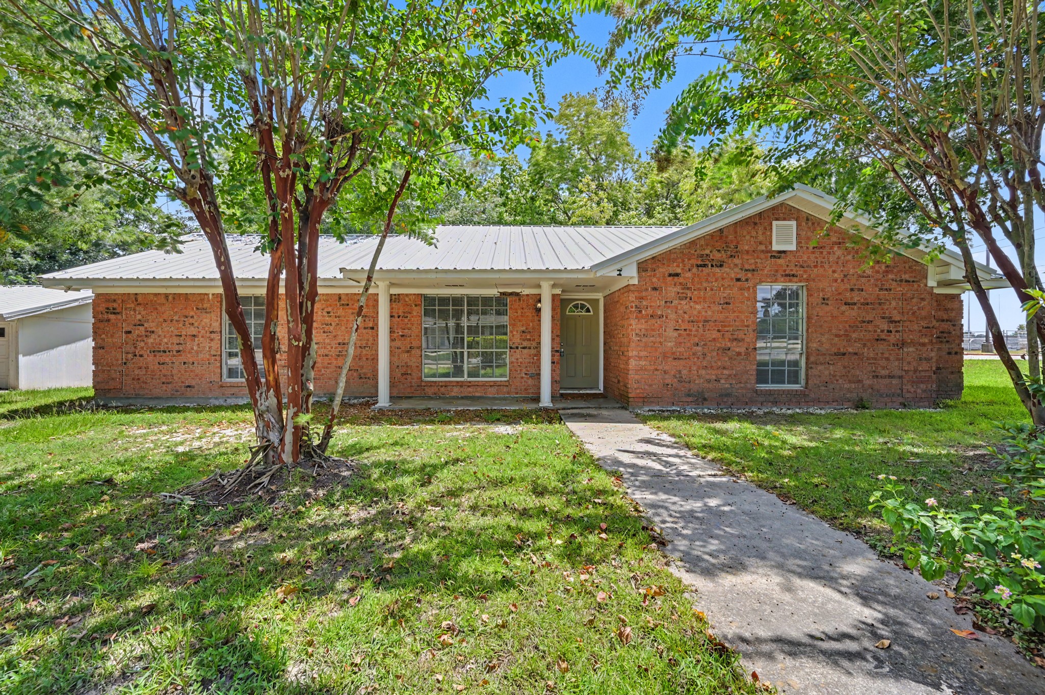 100 Bybee Street Property Photo 1
