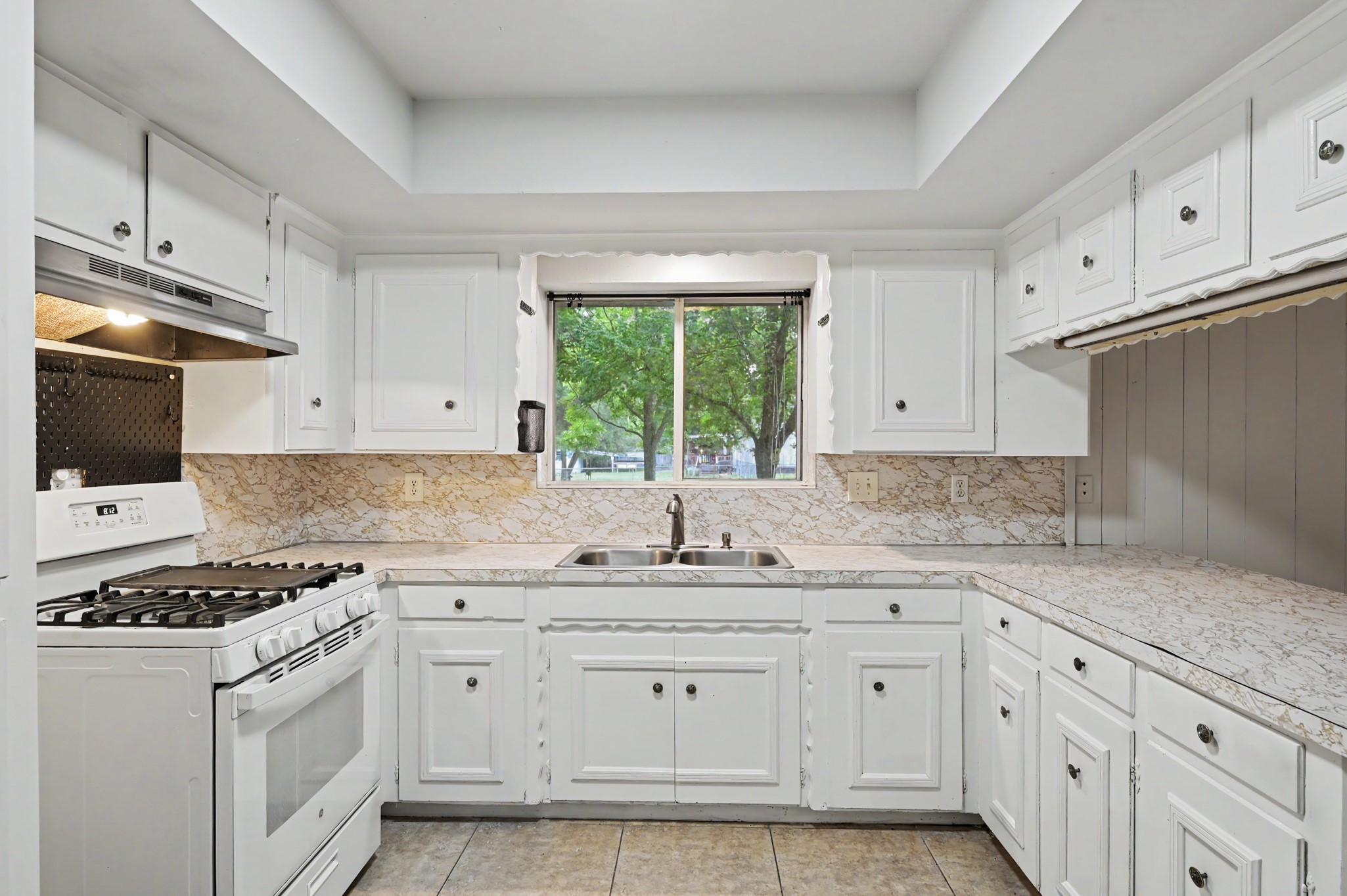 100 Bybee Street Property Photo 4