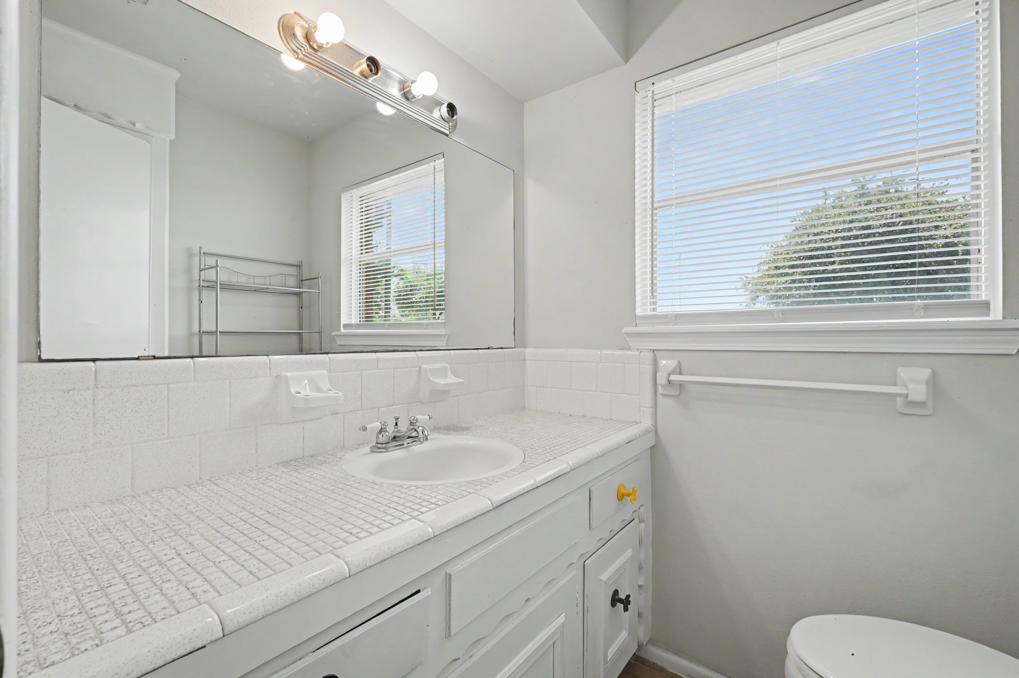 100 Bybee Street Property Photo 11
