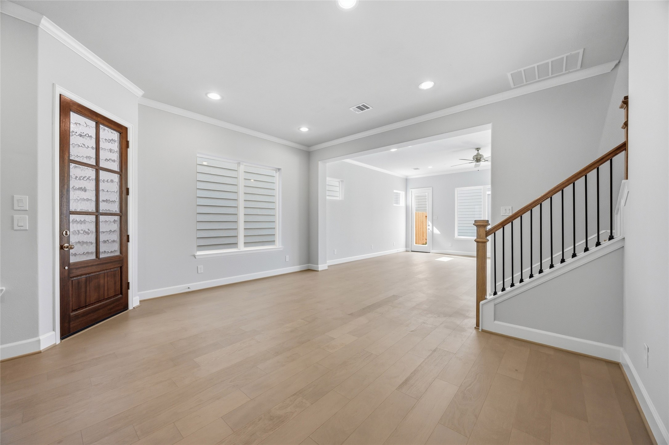 5523 Katy Freeway Property Photo 2
