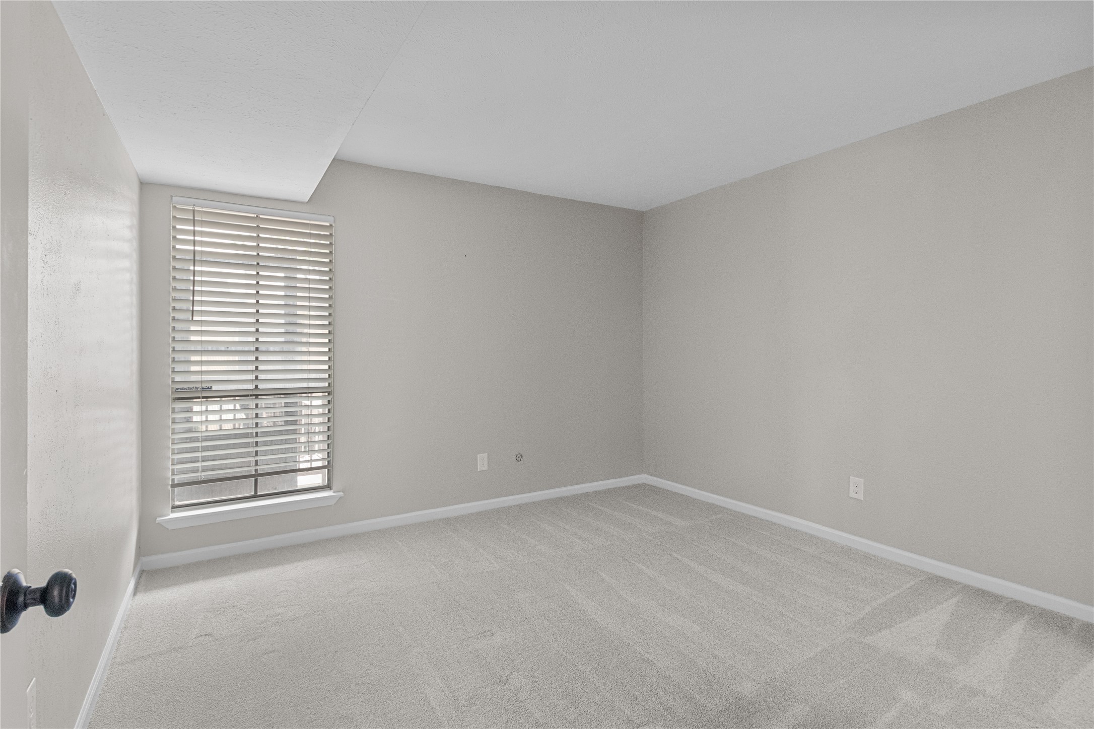 5001 Lamonte Lane 105 Property Photo 6