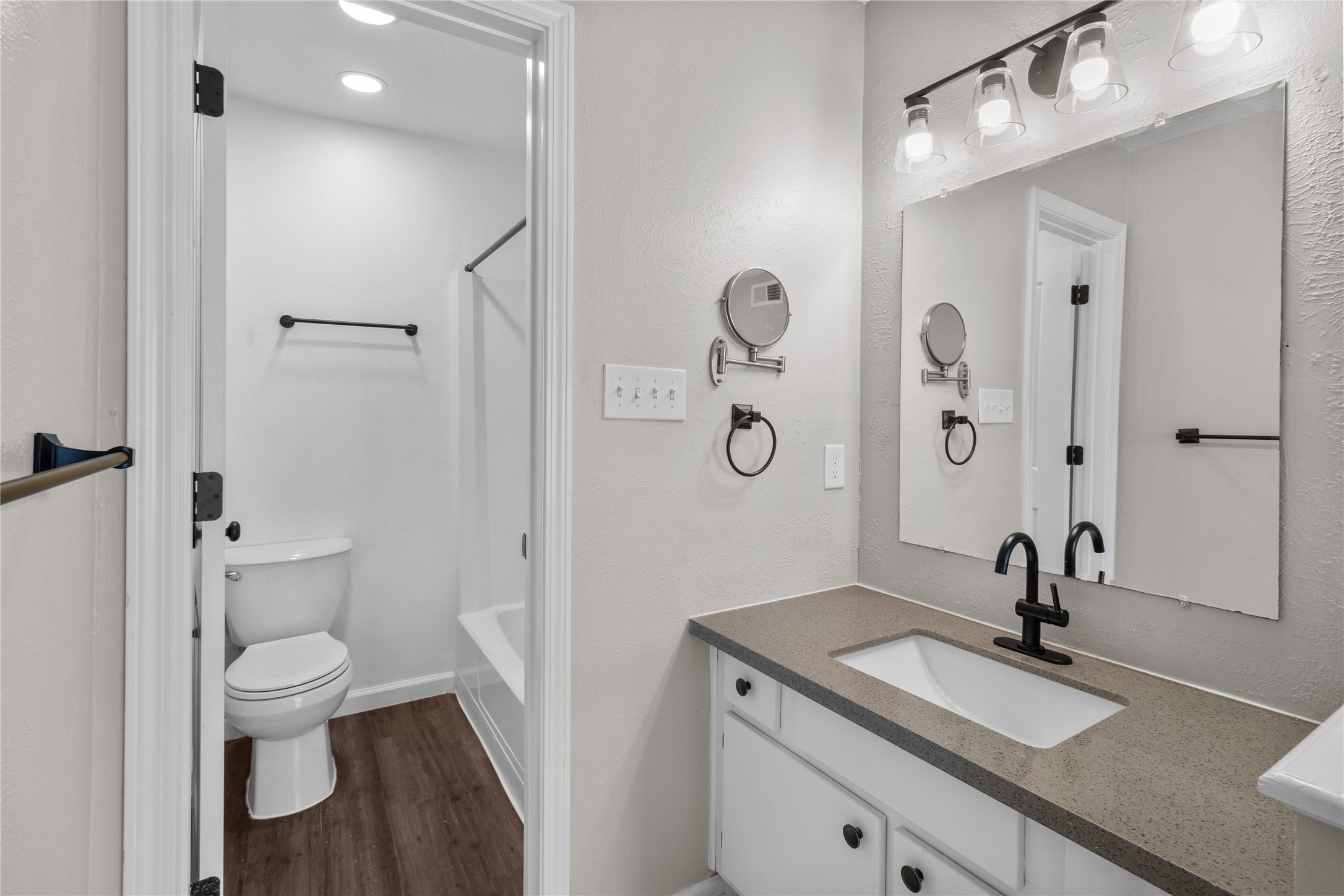 5001 Lamonte Lane 105 Property Photo 11