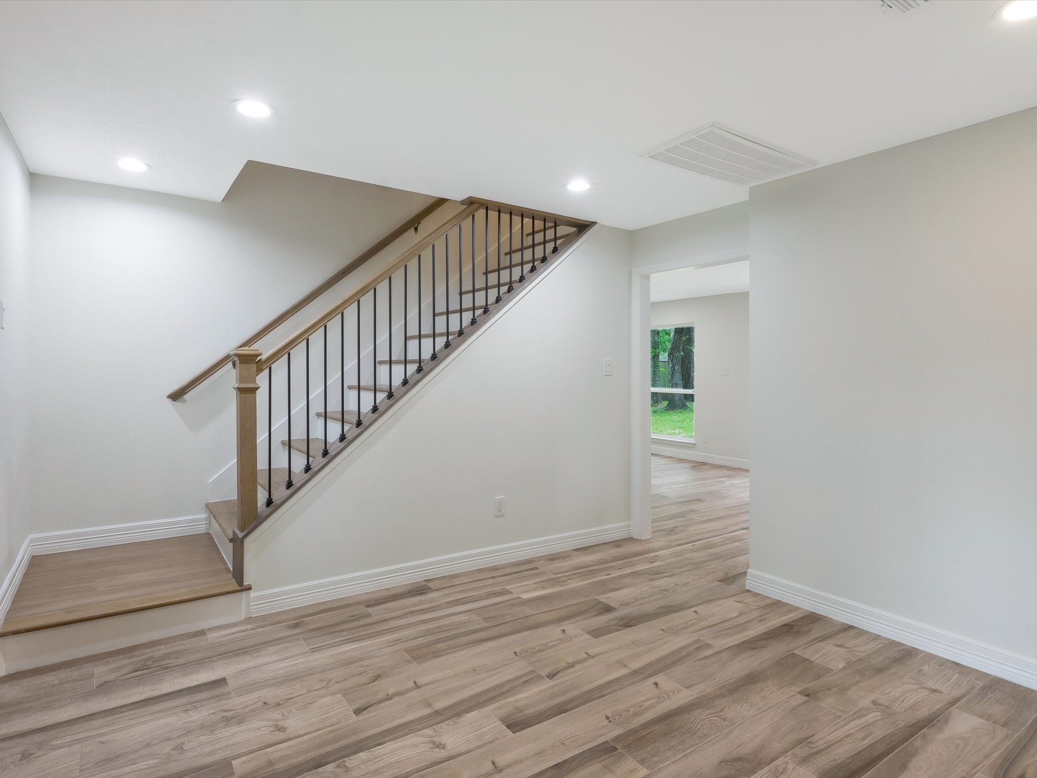 2931 Valley Rose Drive Property Photo 7