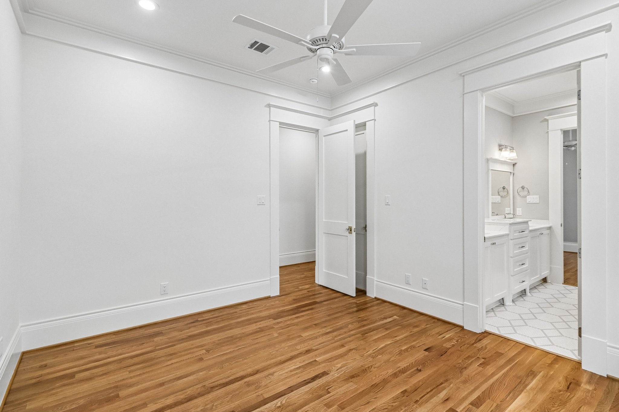 949 Ridge Street Property Photo 34