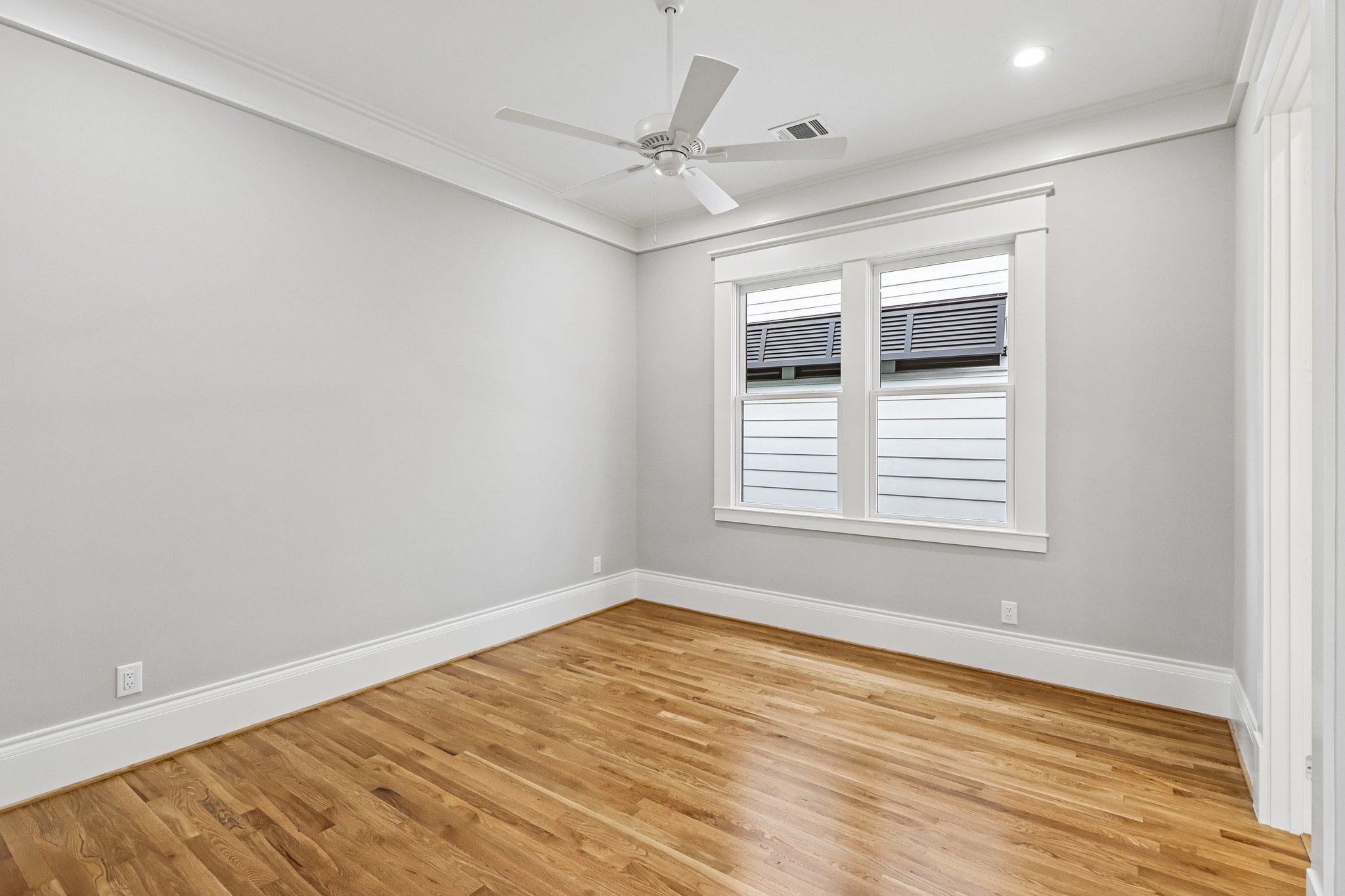 949 Ridge Street Property Photo 37