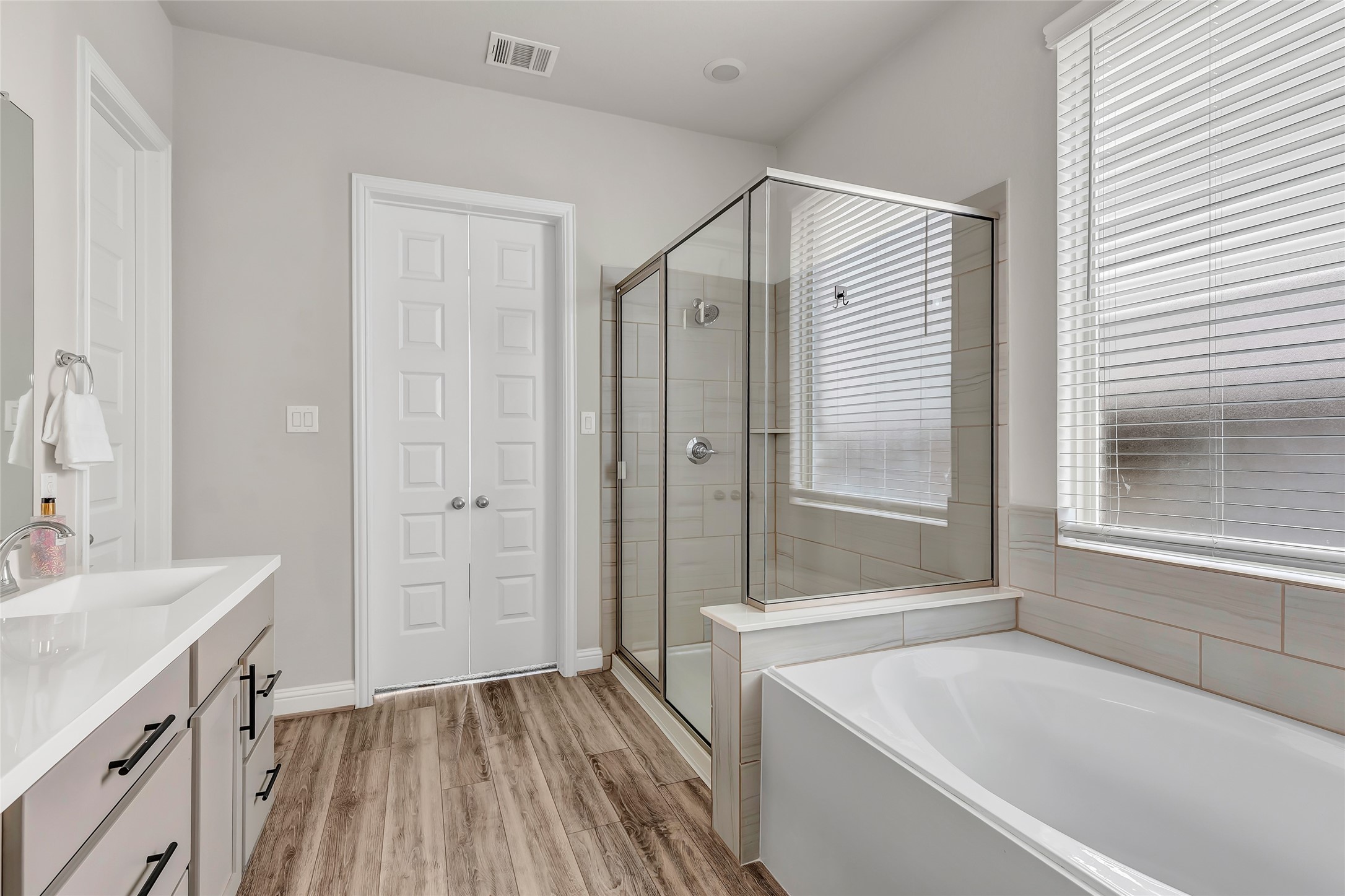 15431 Kirkdell Bend Drive Property Photo 21
