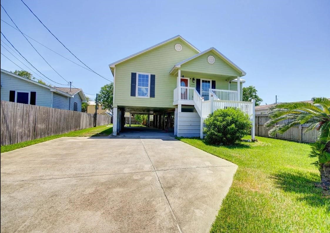 641 4th Street Property Photo 2