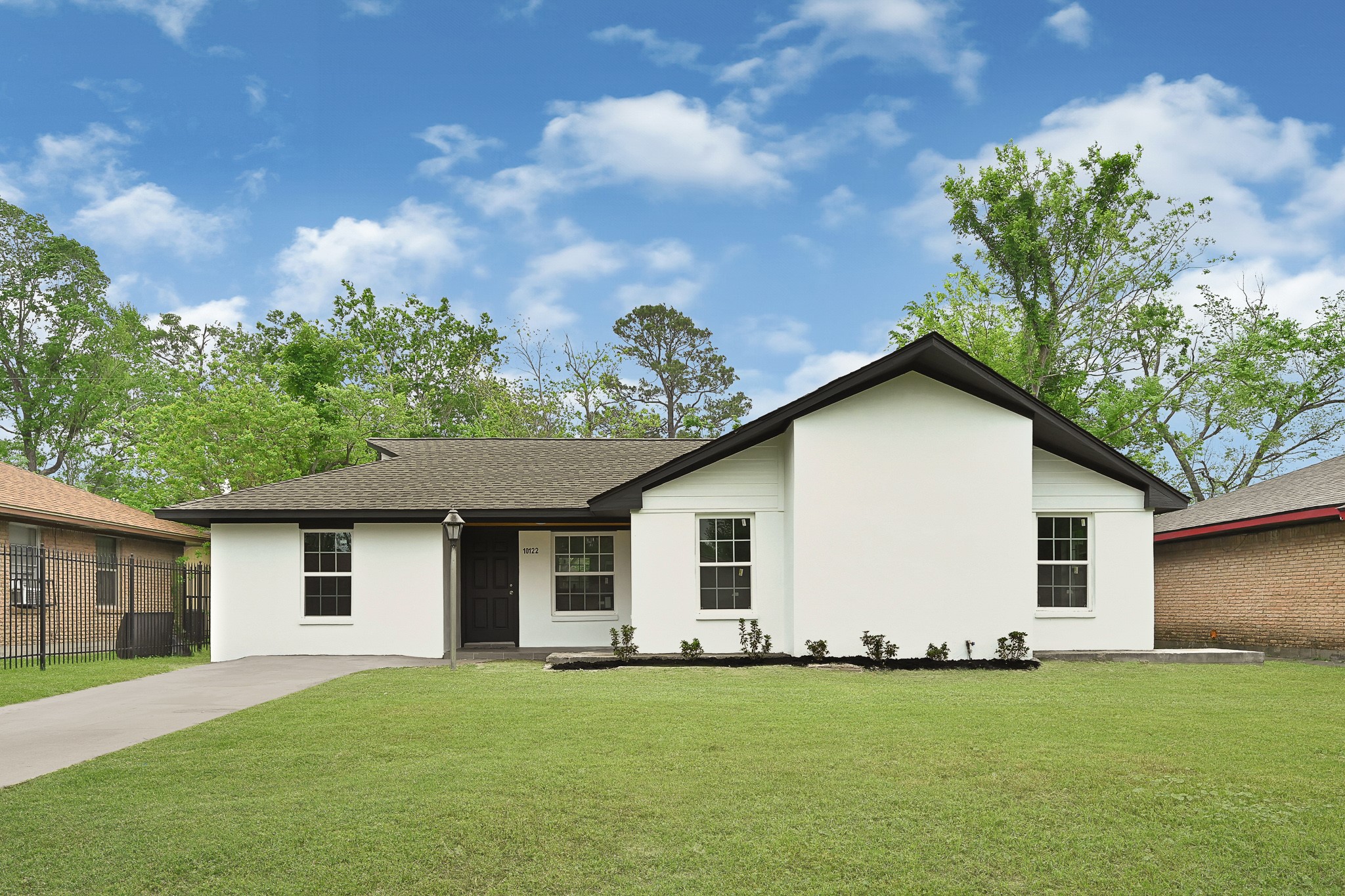 10122 Rockaway Drive Property Photo 1