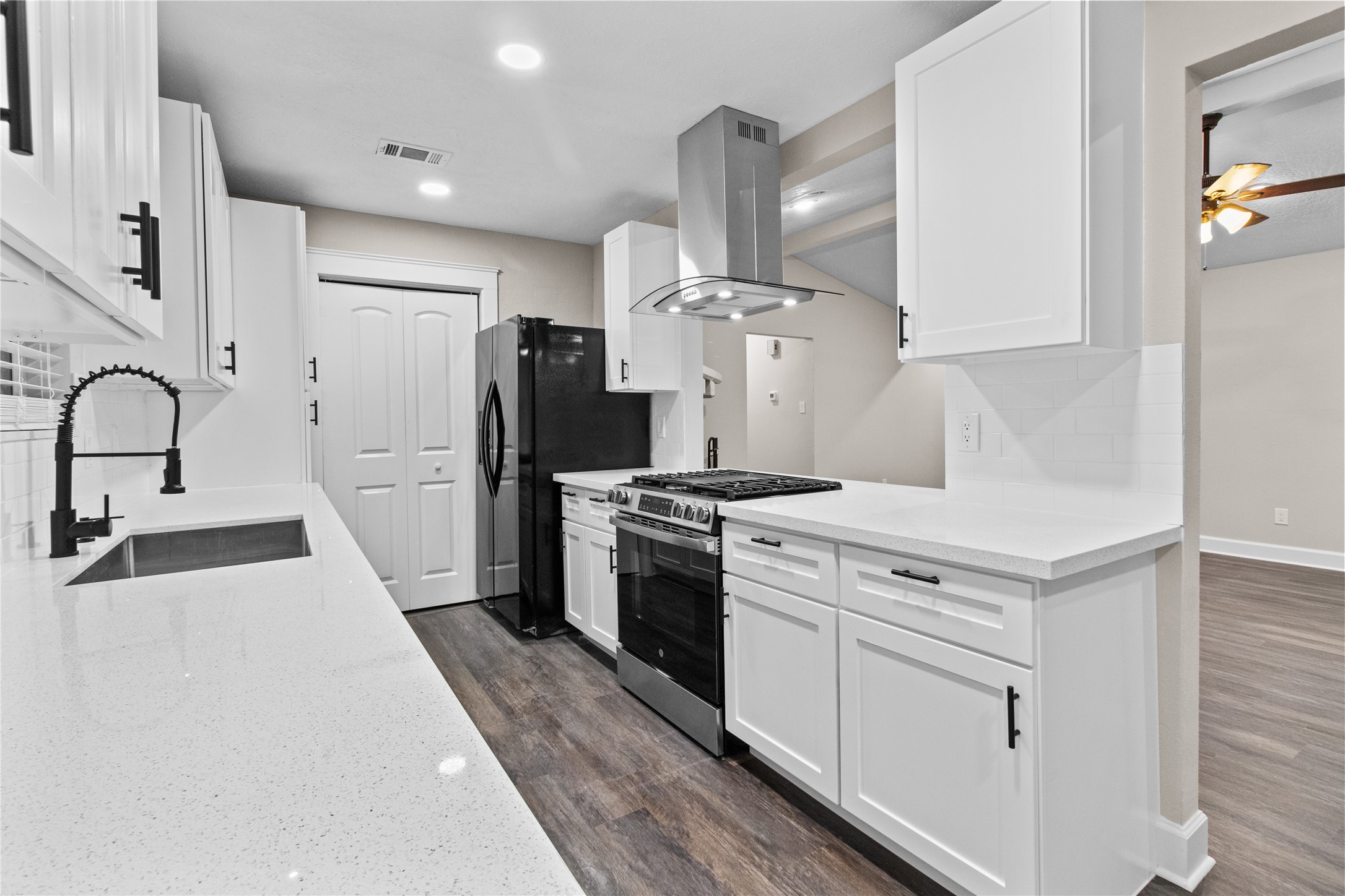 3319 Laurel Fork Drive Property Photo 6