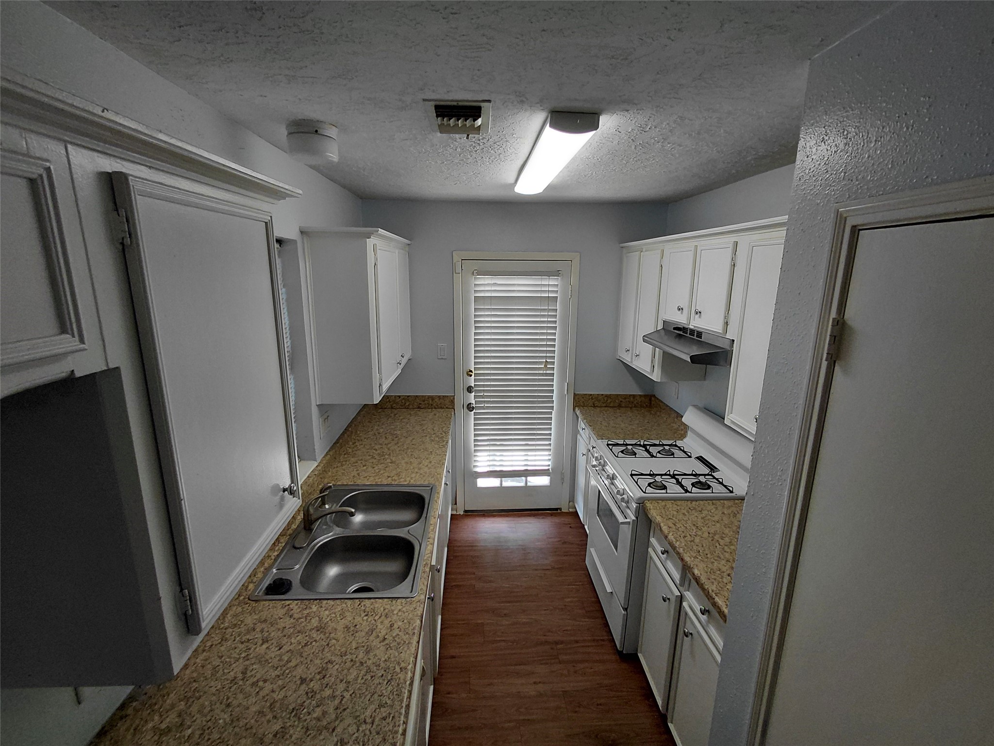 3203 Mourning Dove Drive Property Photo 8