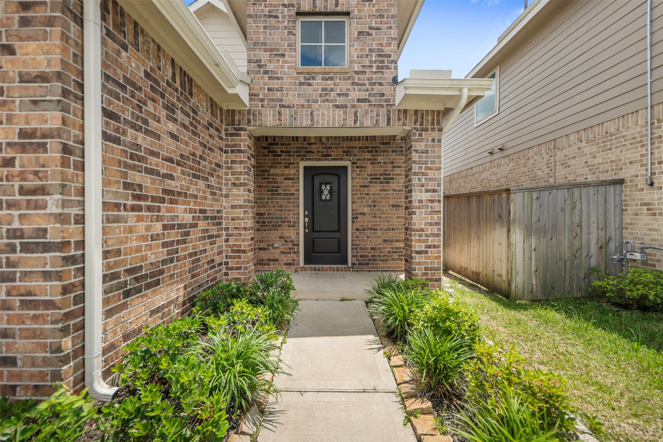 23947 Falling Daylight Drive Property Photo 2