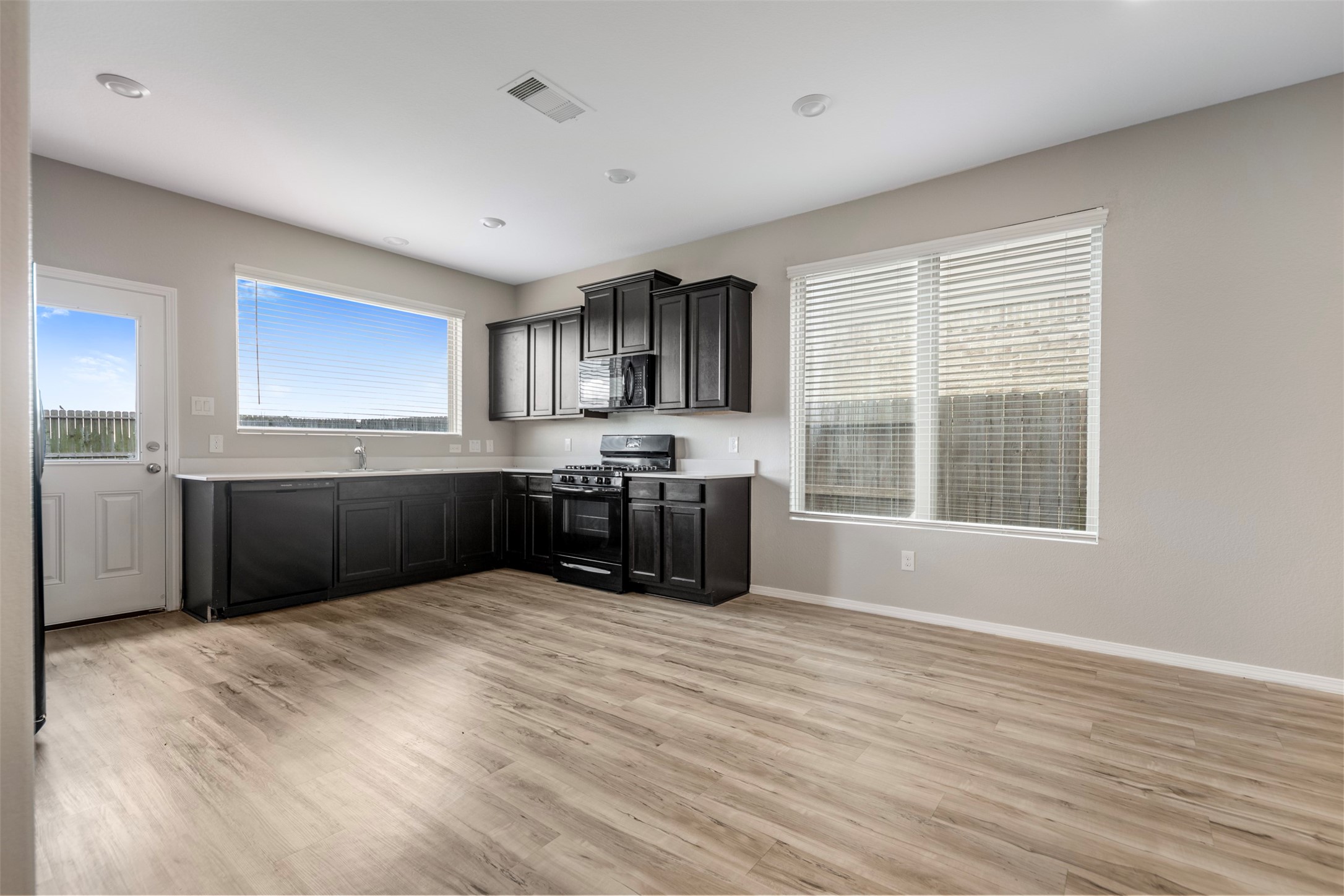 23947 Falling Daylight Drive Property Photo 6