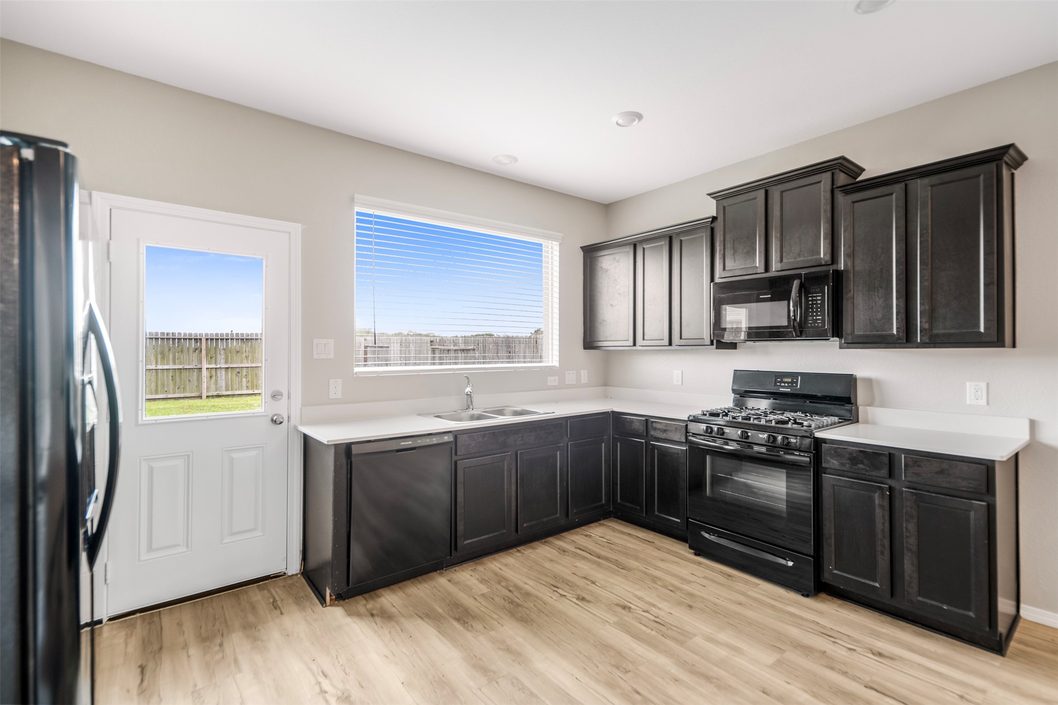 23947 Falling Daylight Drive Property Photo 8