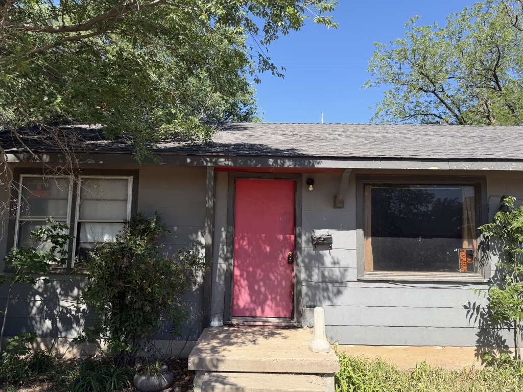 223 Cherry Avenue Property Photo 1