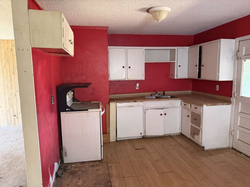 223 Cherry Avenue Property Photo 4
