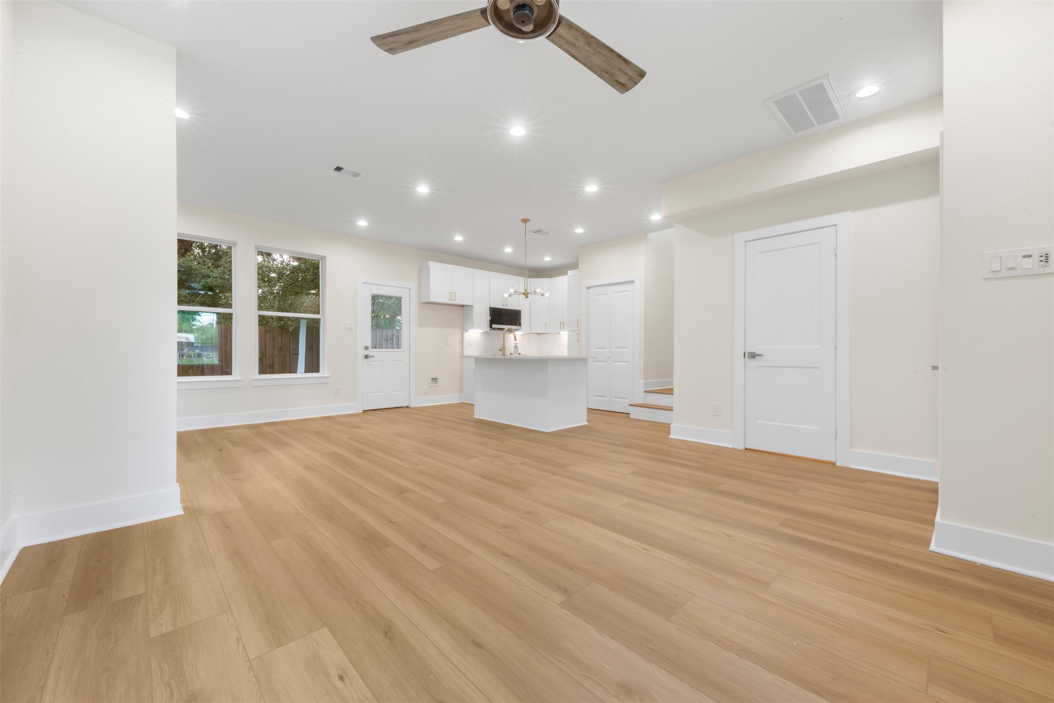 1275 Dewalt Street Property Photo 6