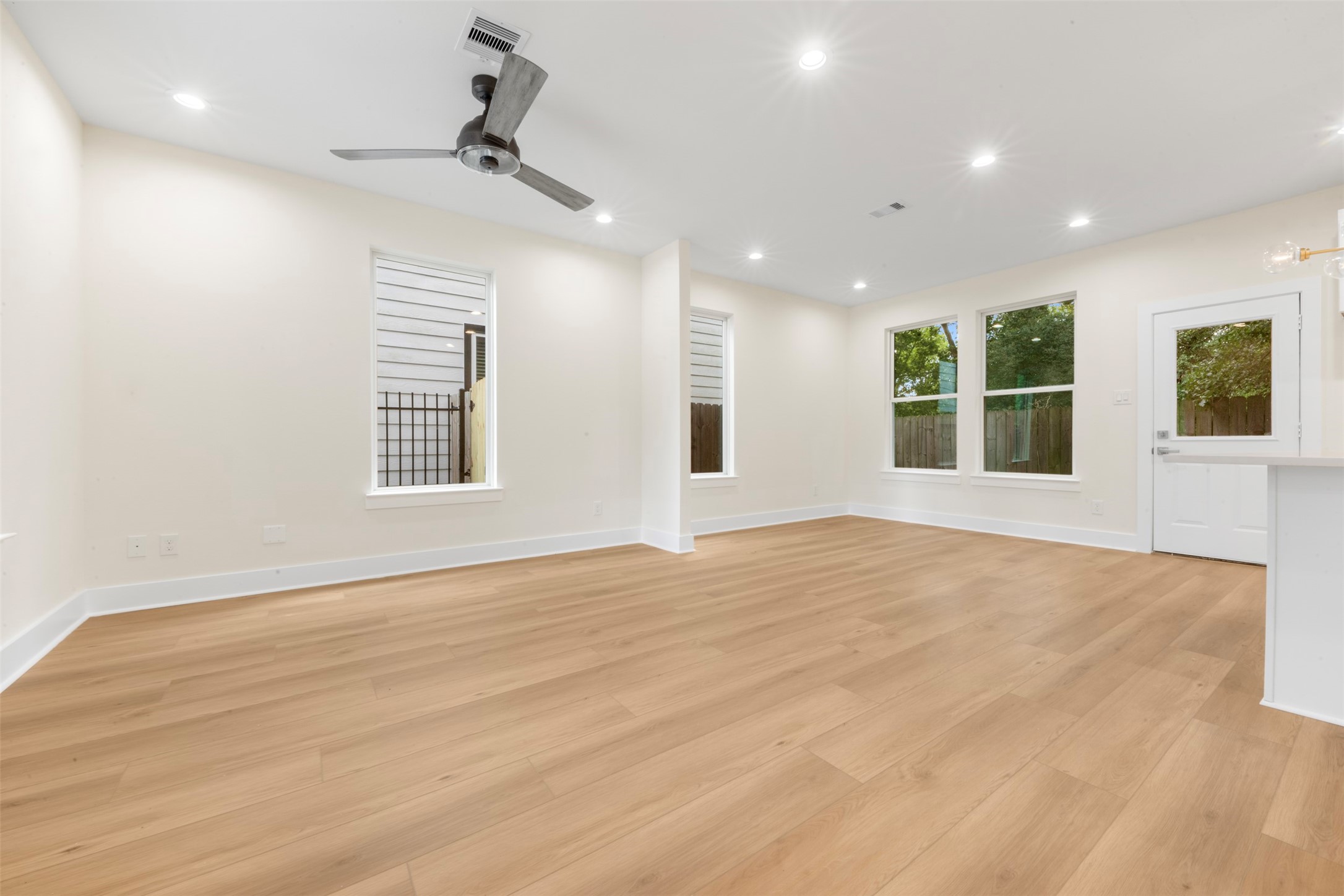 1275 Dewalt Street Property Photo 8
