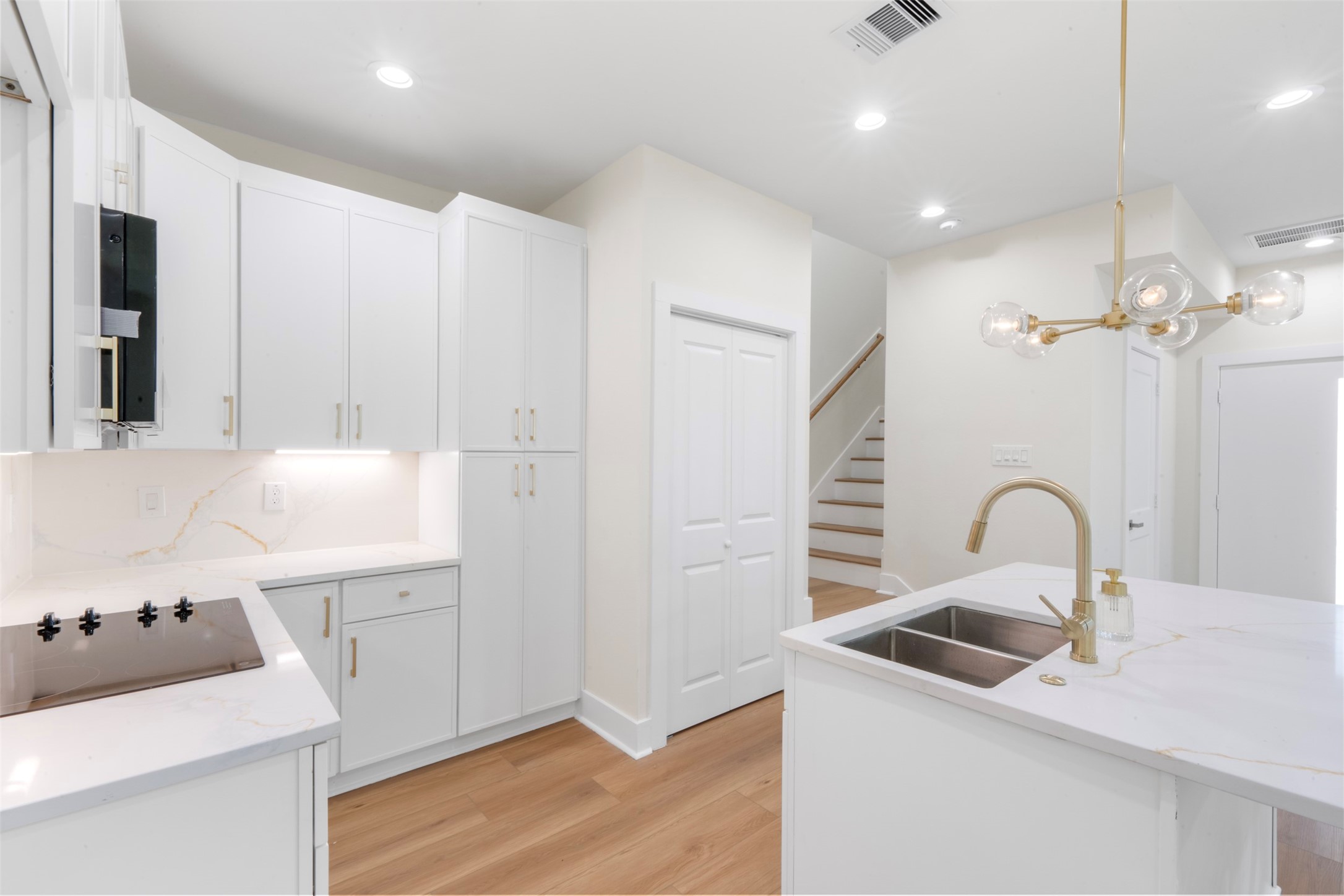 1275 Dewalt Street Property Photo 12