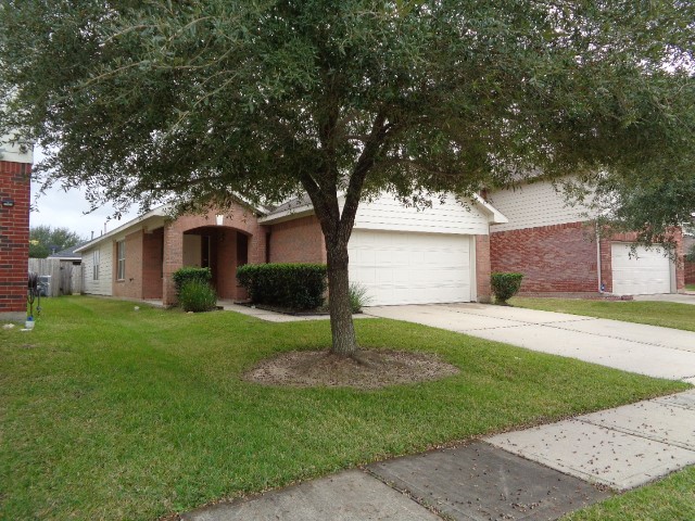 7619 Legacy Pines Property Photo 3