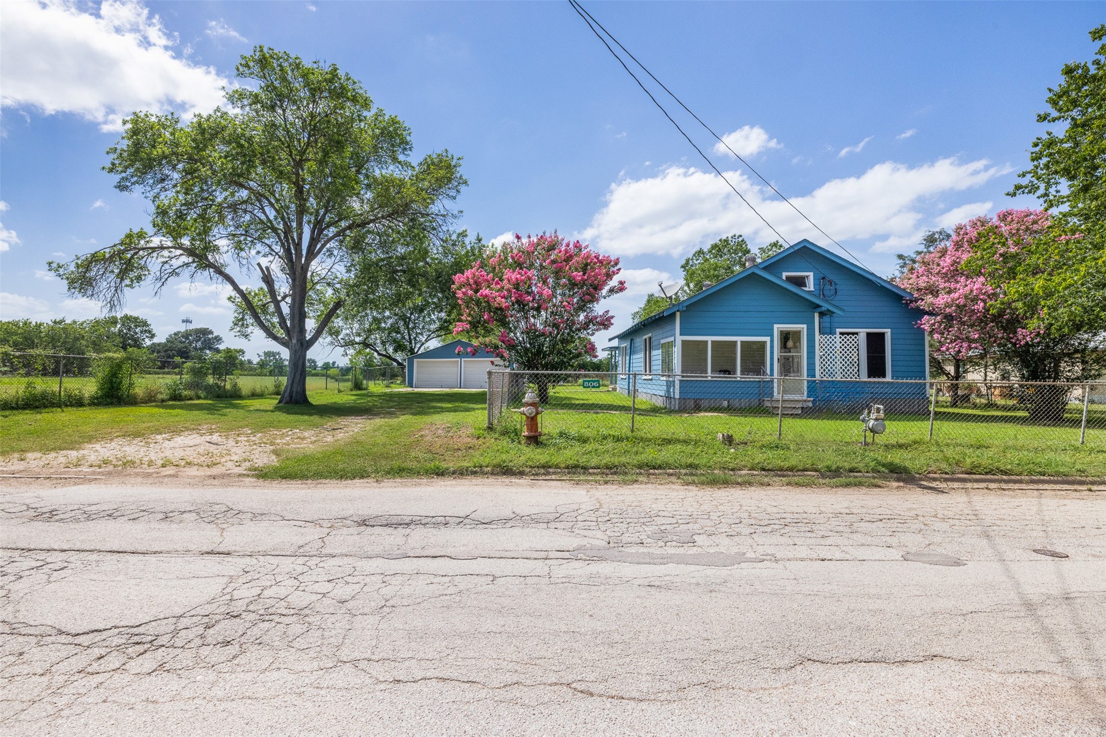 806 Plum Street Property Photo 1