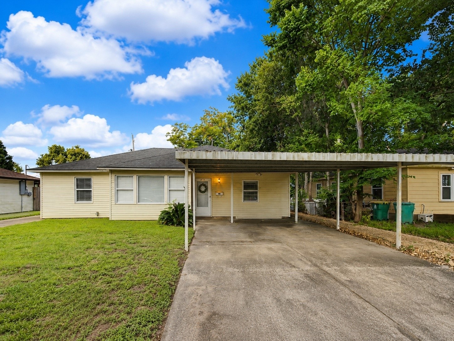 2016 Vince Street Property Photo 2